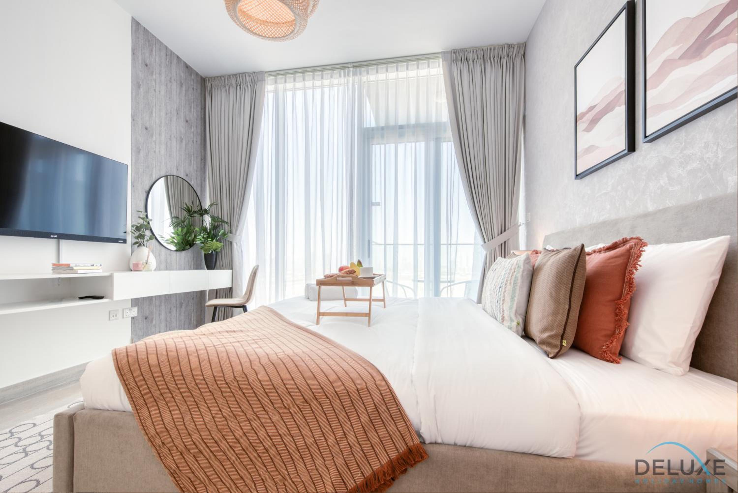 Snug Studio at Bloom Towers C JVC by Deluxe Holiday Homes