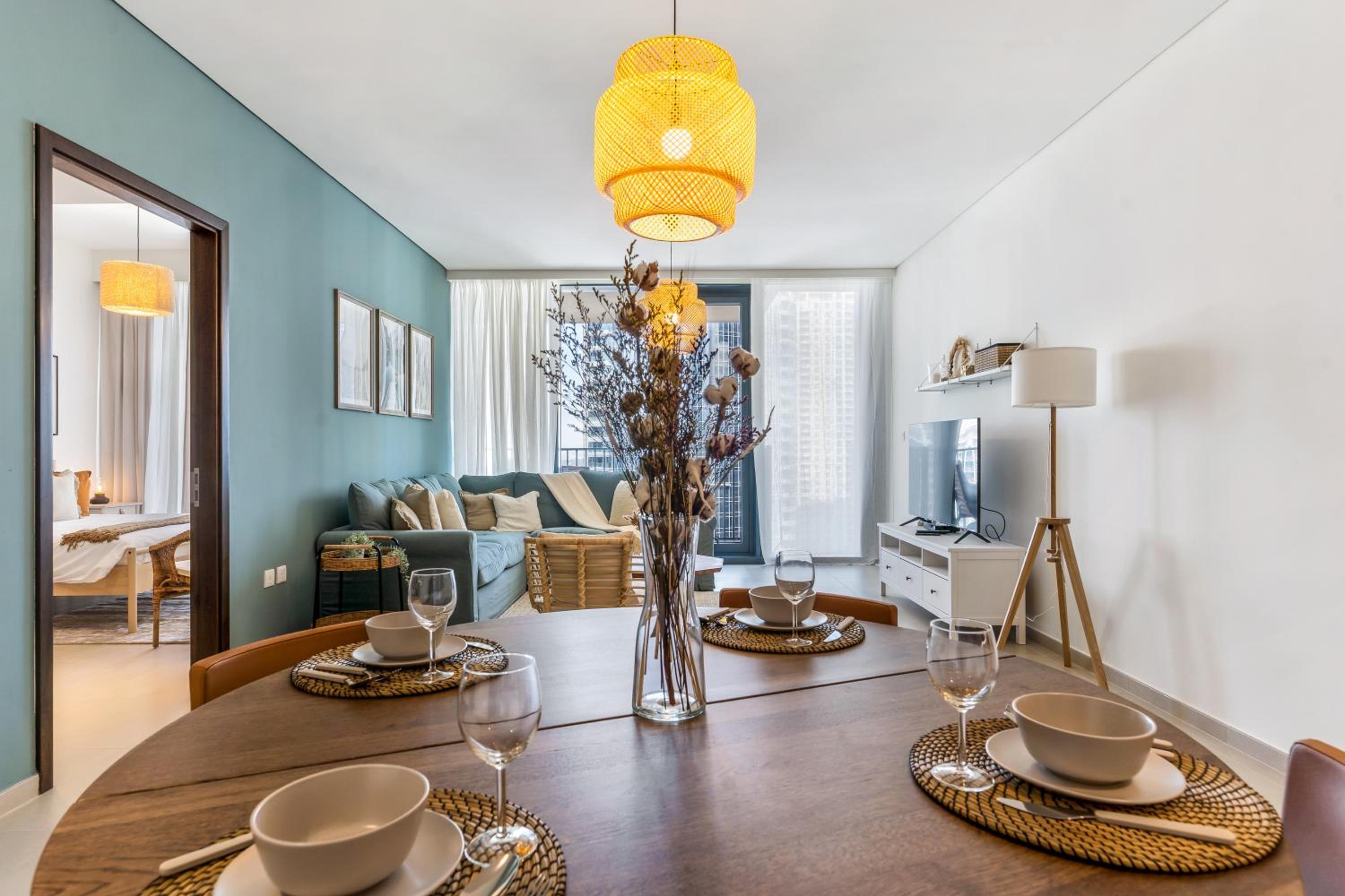 High-End Chic Apartment, Close to Burj Khalifa