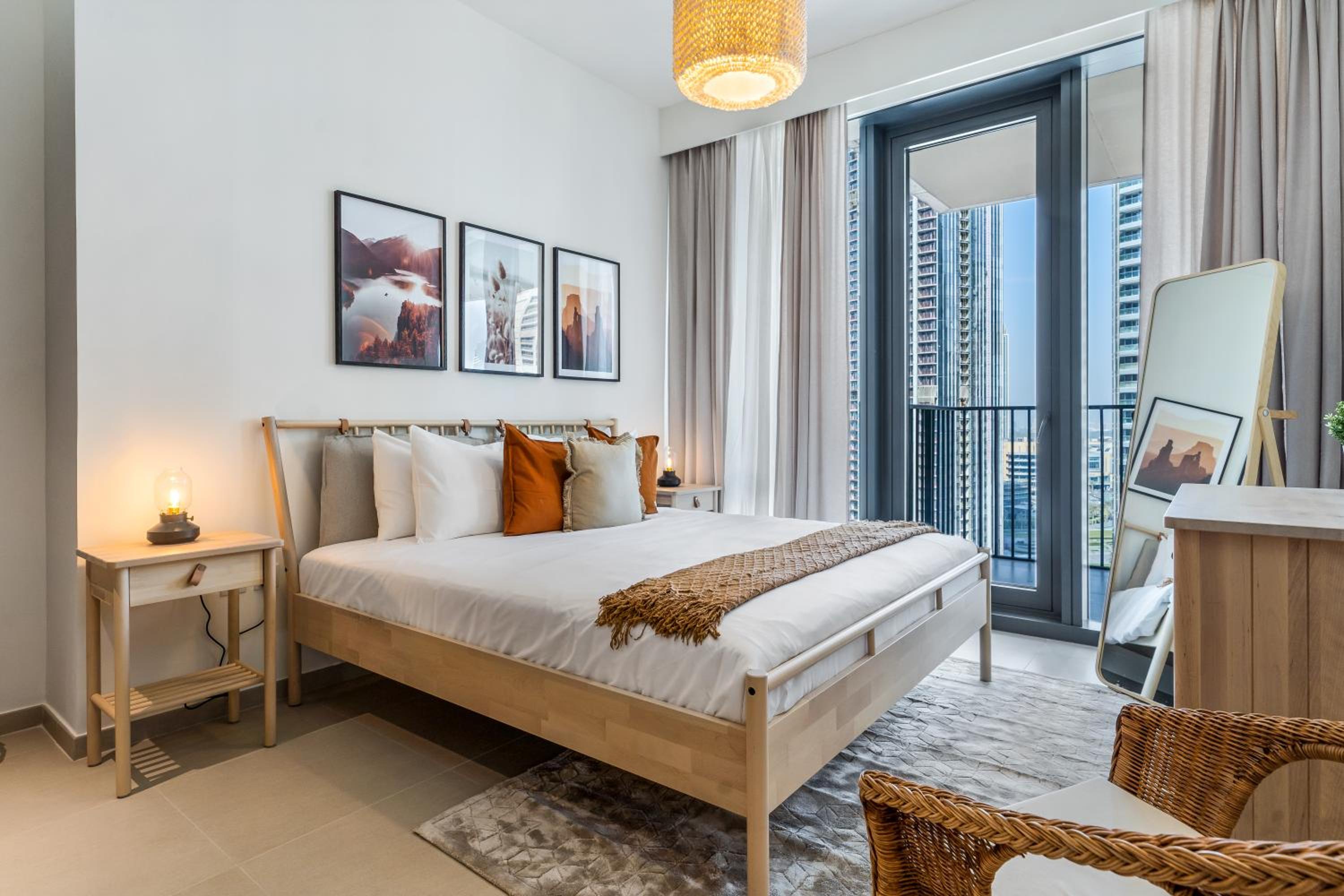 High-End Chic Apartment, Close to Burj Khalifa