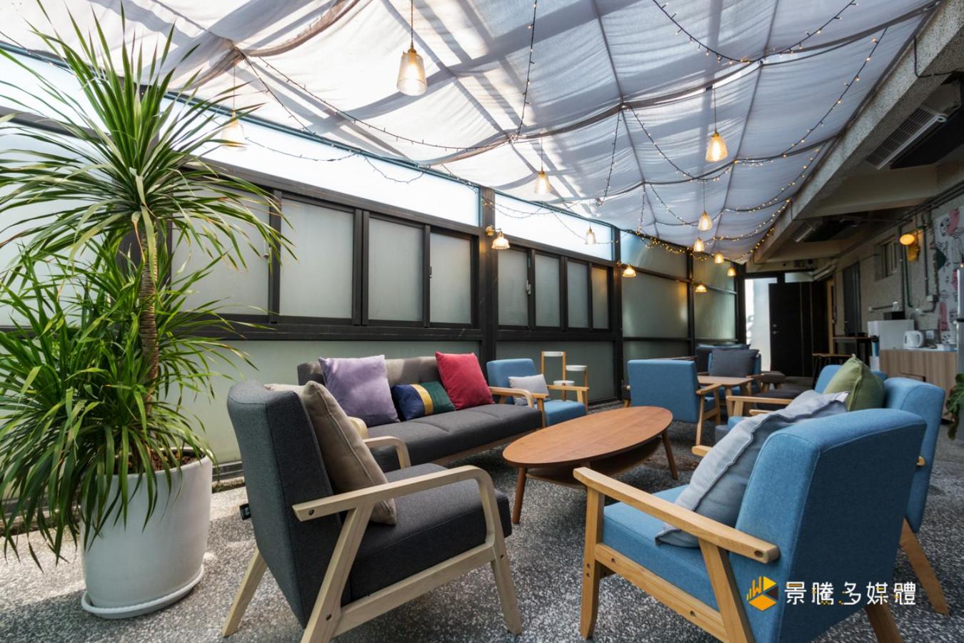 Dipper Ocean Hostel