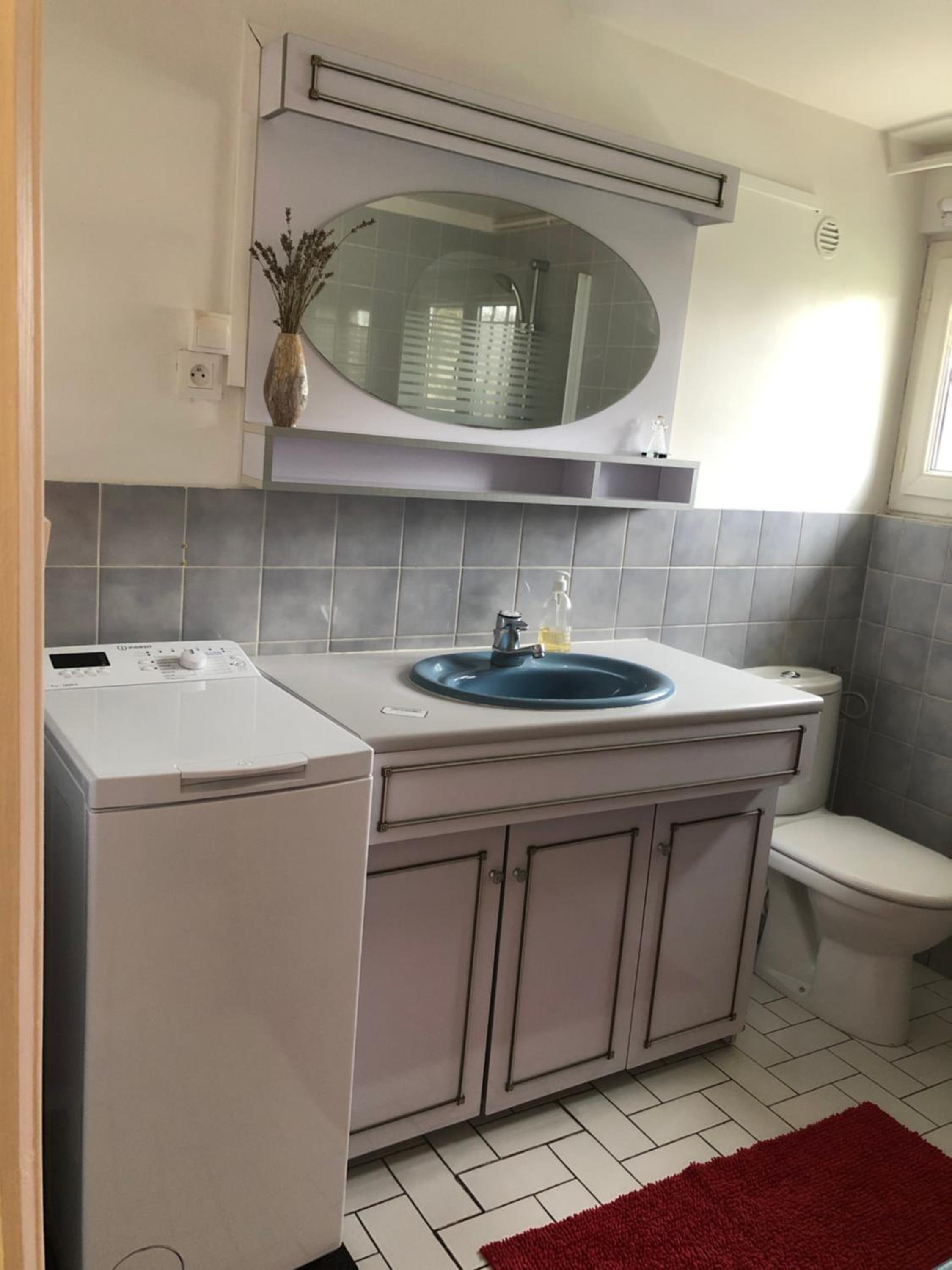 Room in house near Lycee International St Germain en Laye view 3