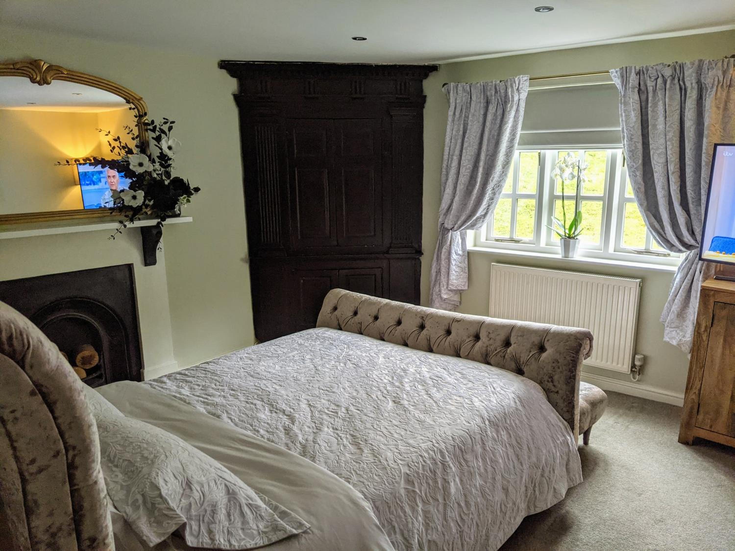 Worralls Grove Guest Farm House