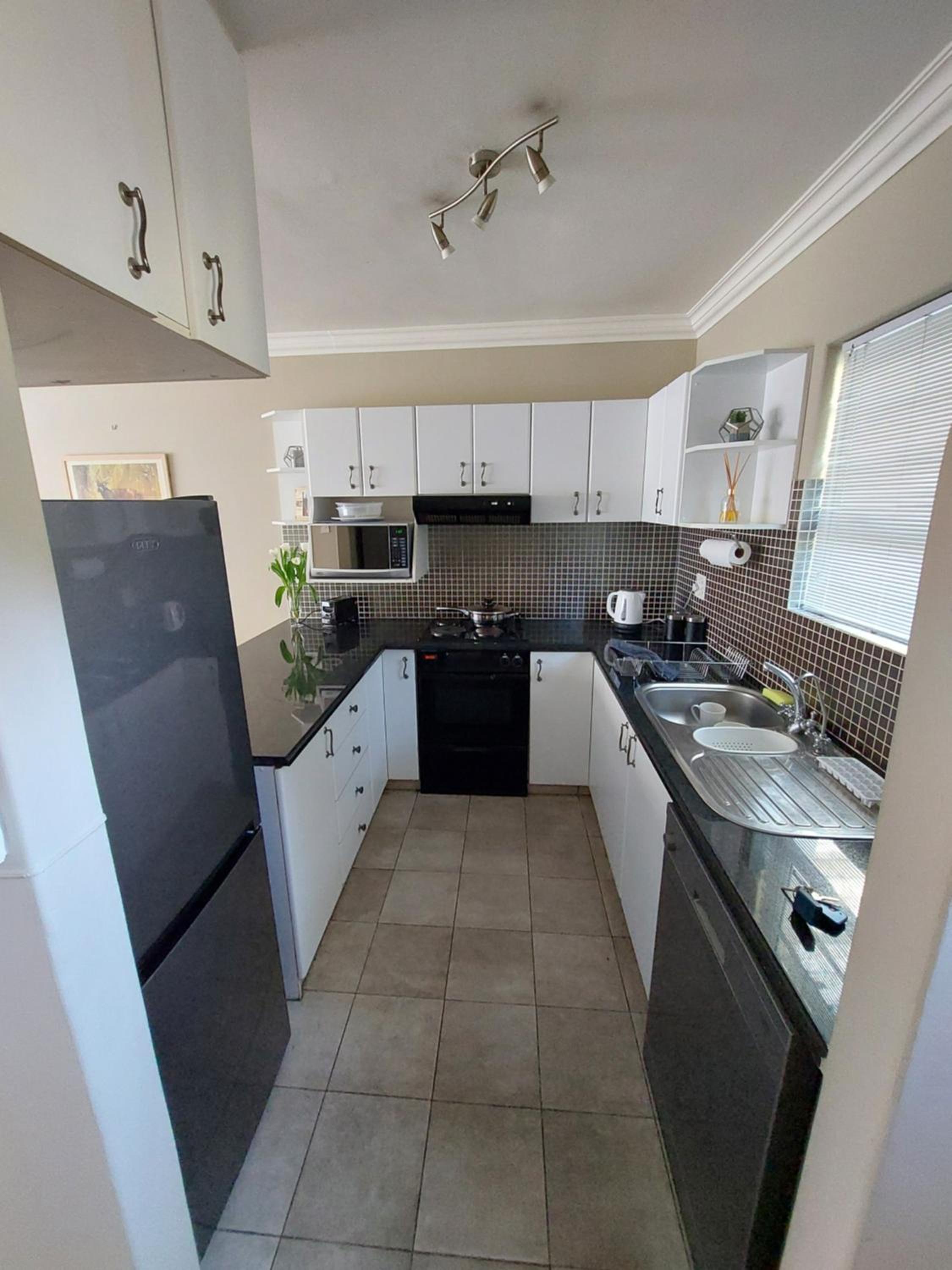CherryPlum self-catering, Cape Town, photo 4 of 6
