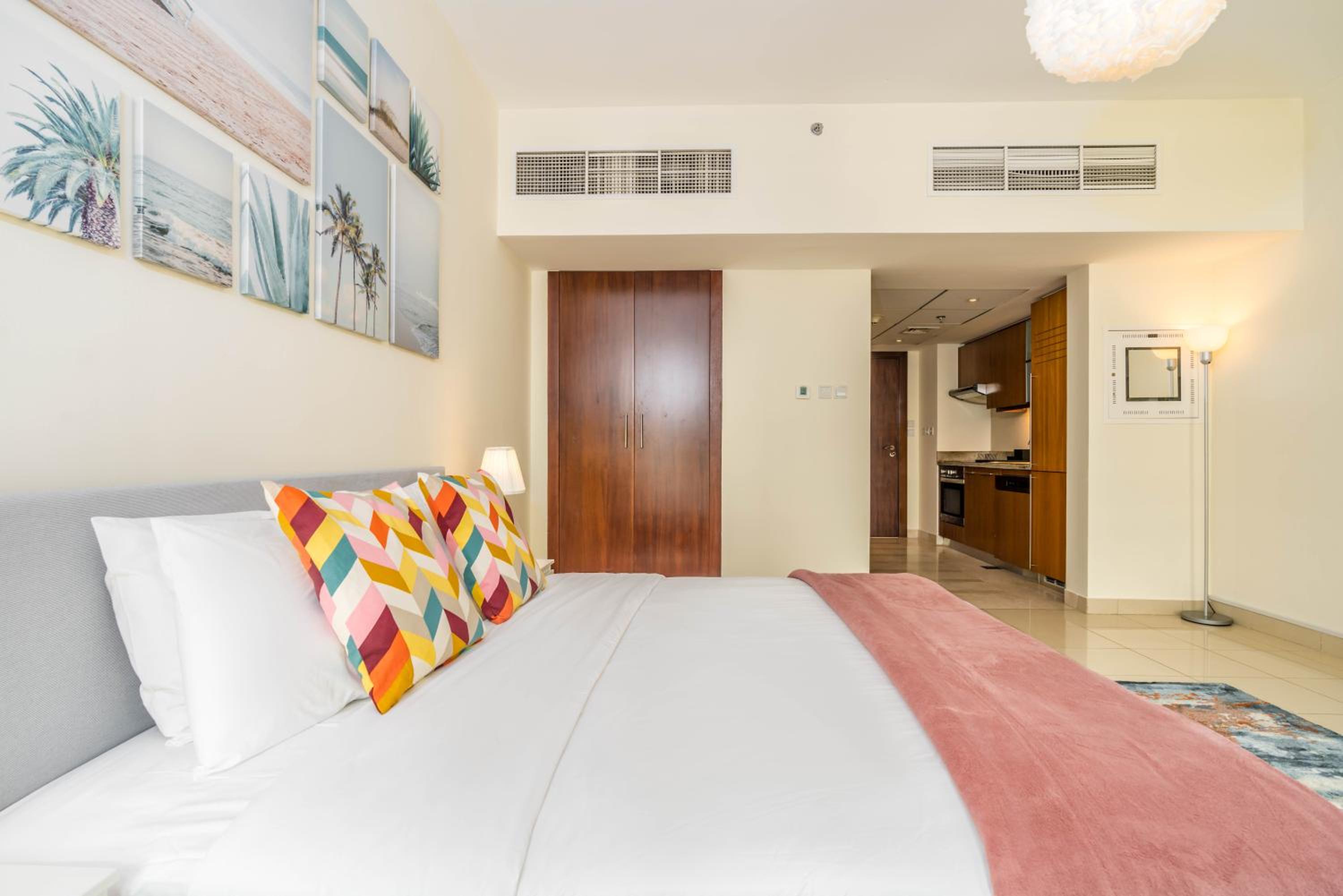 Lux BnB Standpoint Downtown BLVD Views