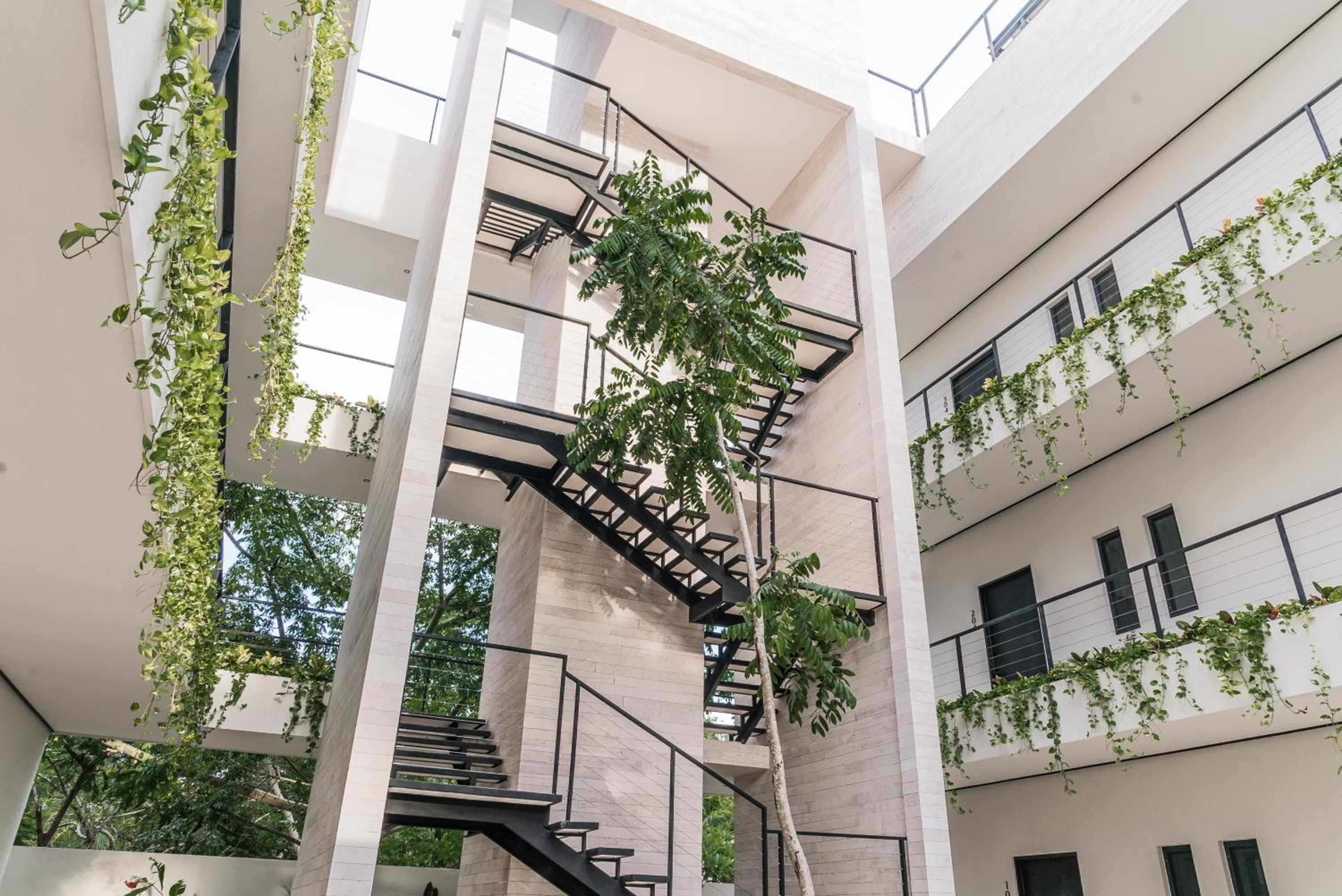 Modern & Stylish 1BR Apartment La Veleta Infinity Pool, Fitness Area & Rooftop Lounge