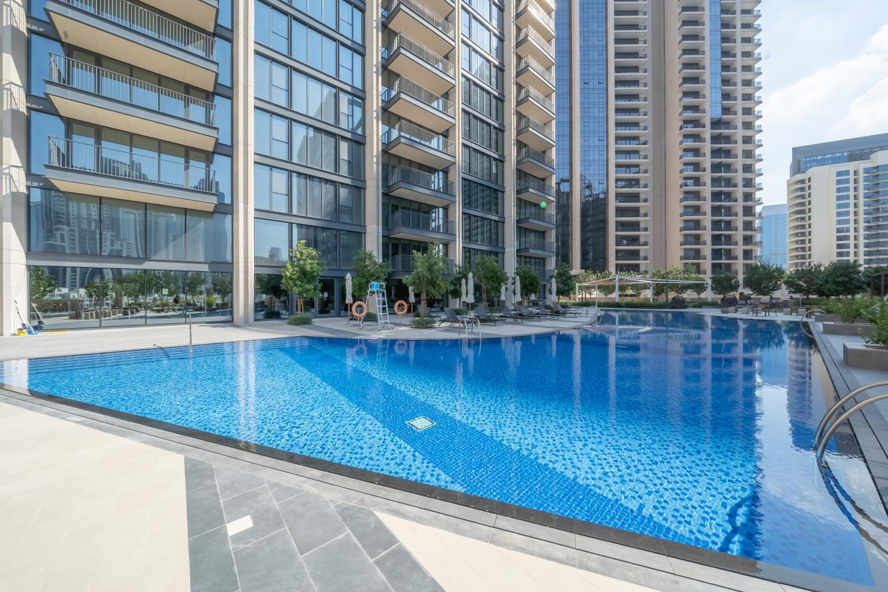Breathtaking City Views From DT Apt with Terrace