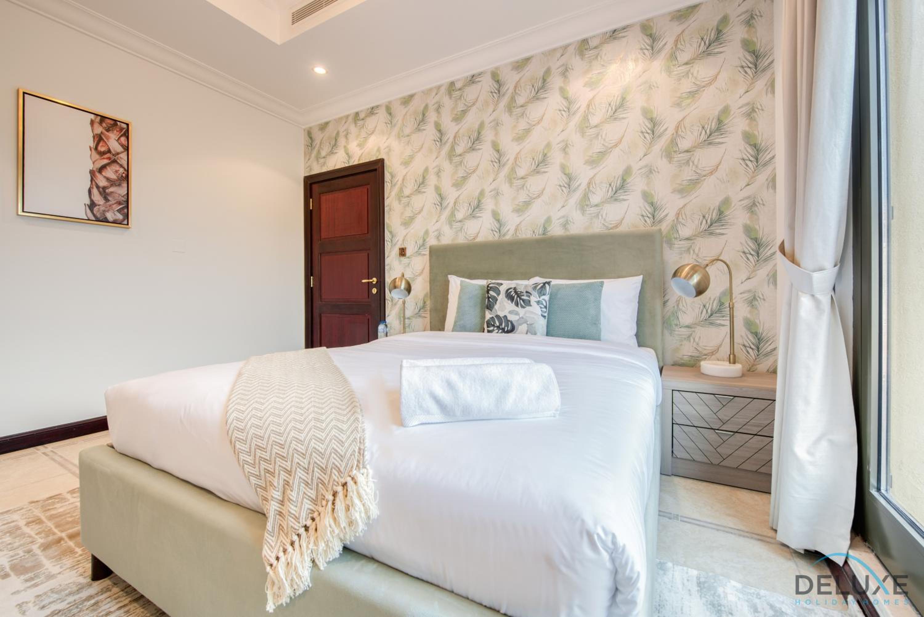 Splendid 5BR Villa at Canal Cove Palm Jumeirah by Deluxe Holiday Homes