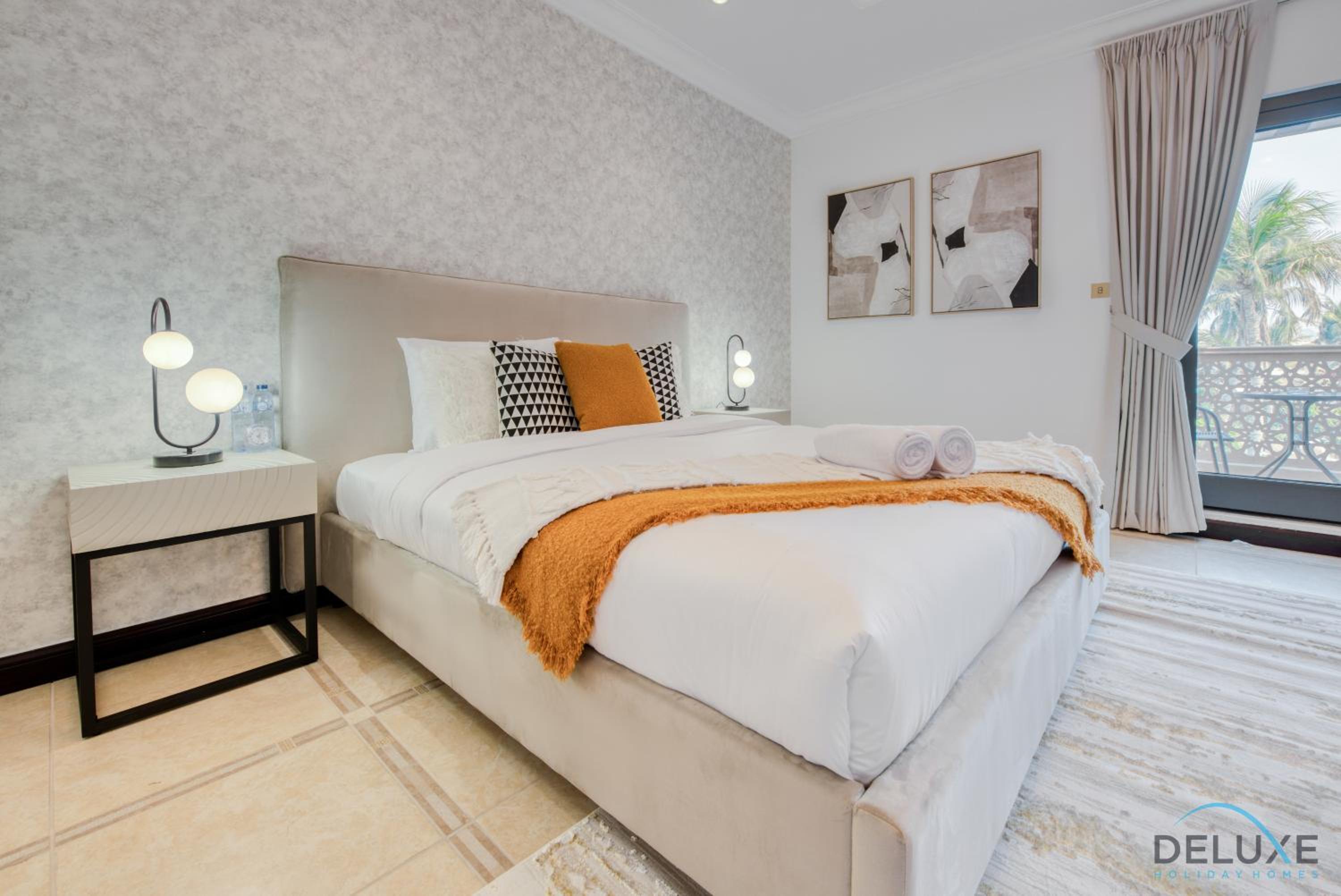 Splendid 5BR Villa at Canal Cove Palm Jumeirah by Deluxe Holiday Homes
