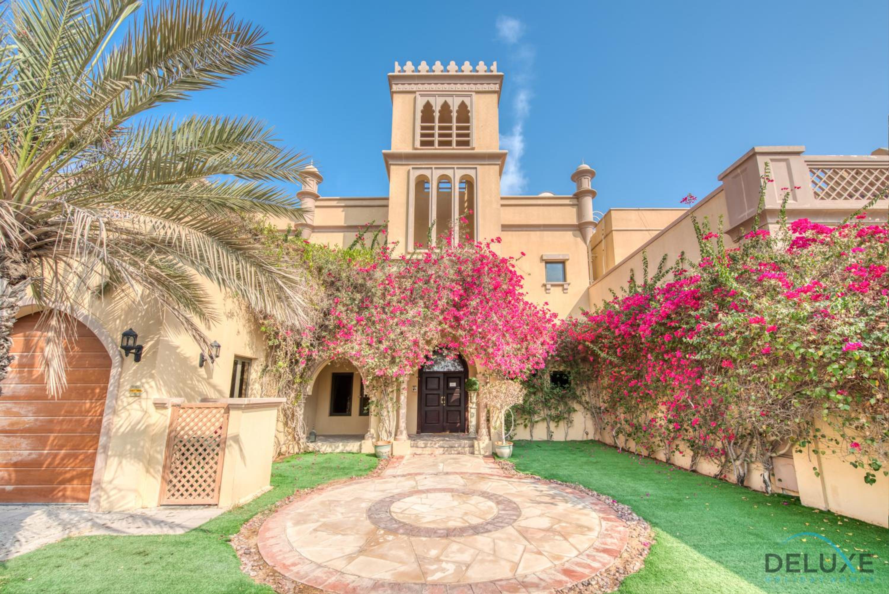 Splendid 5BR Villa at Canal Cove Palm Jumeirah by Deluxe Holiday Homes