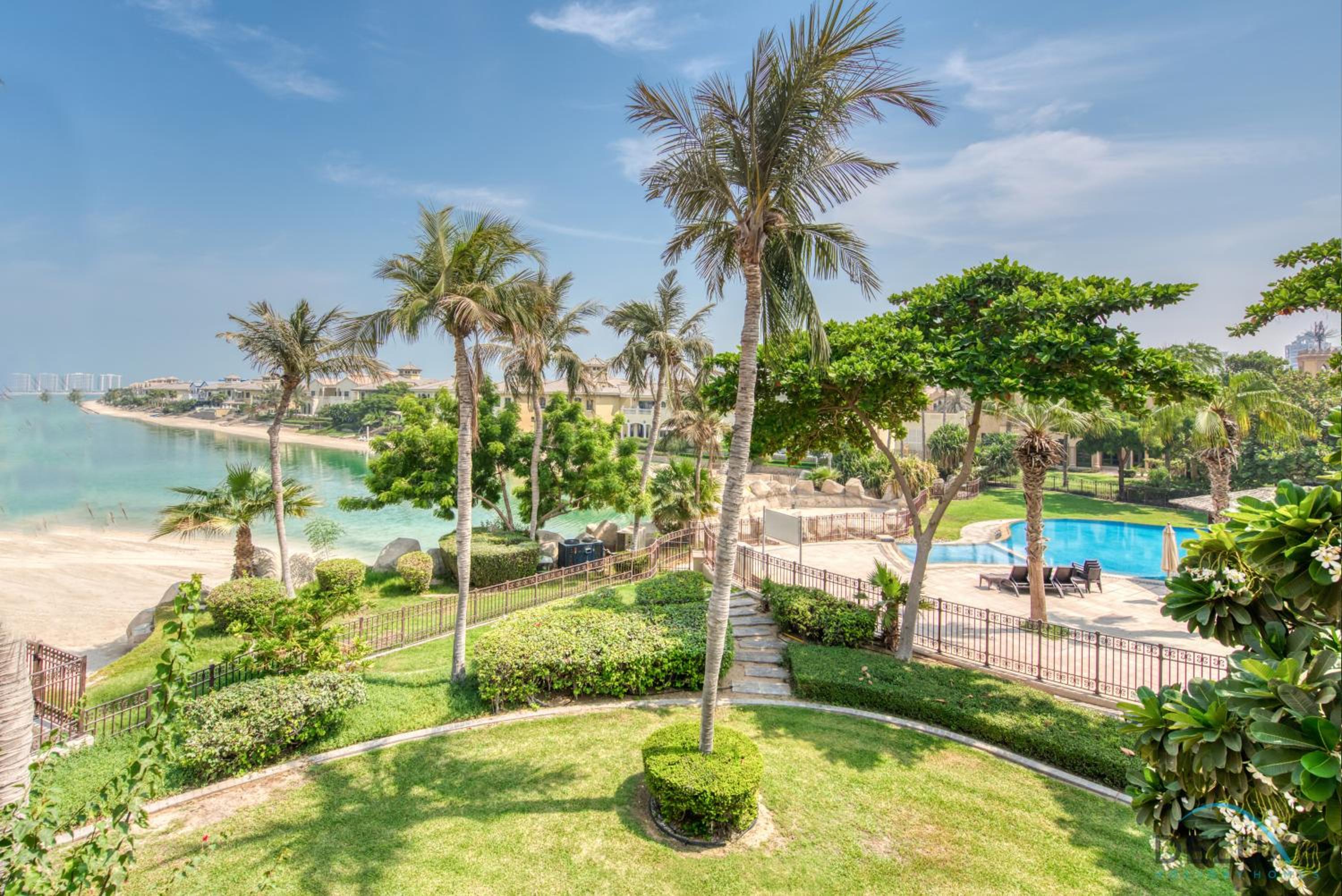 Splendid 5BR Villa at Canal Cove Palm Jumeirah by Deluxe Holiday Homes