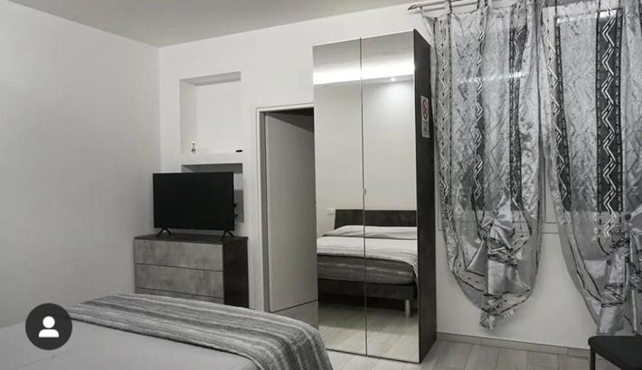 RoomsCarli view 2