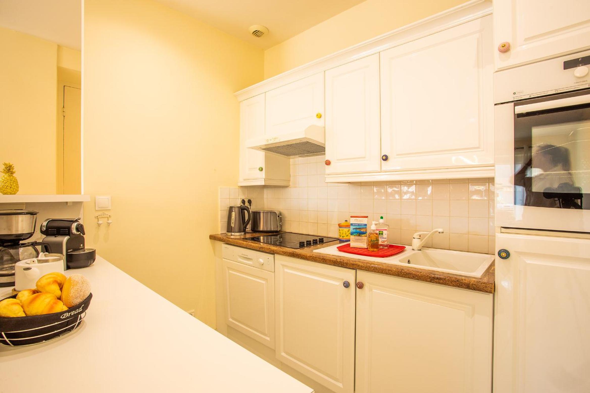 LE FOCH AP4244 By Riviera Holiday Homes photo 4