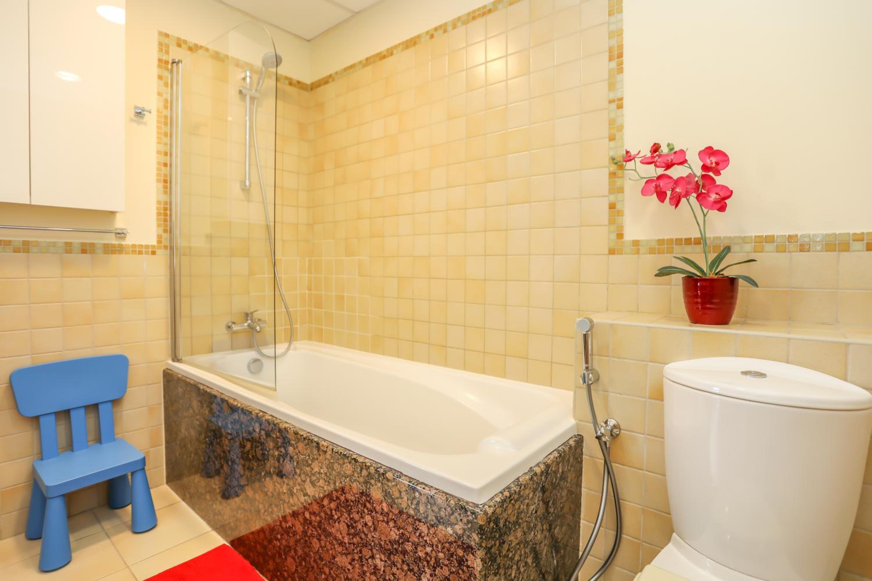 JBR, 2-bedroom, next to beach, full marina view