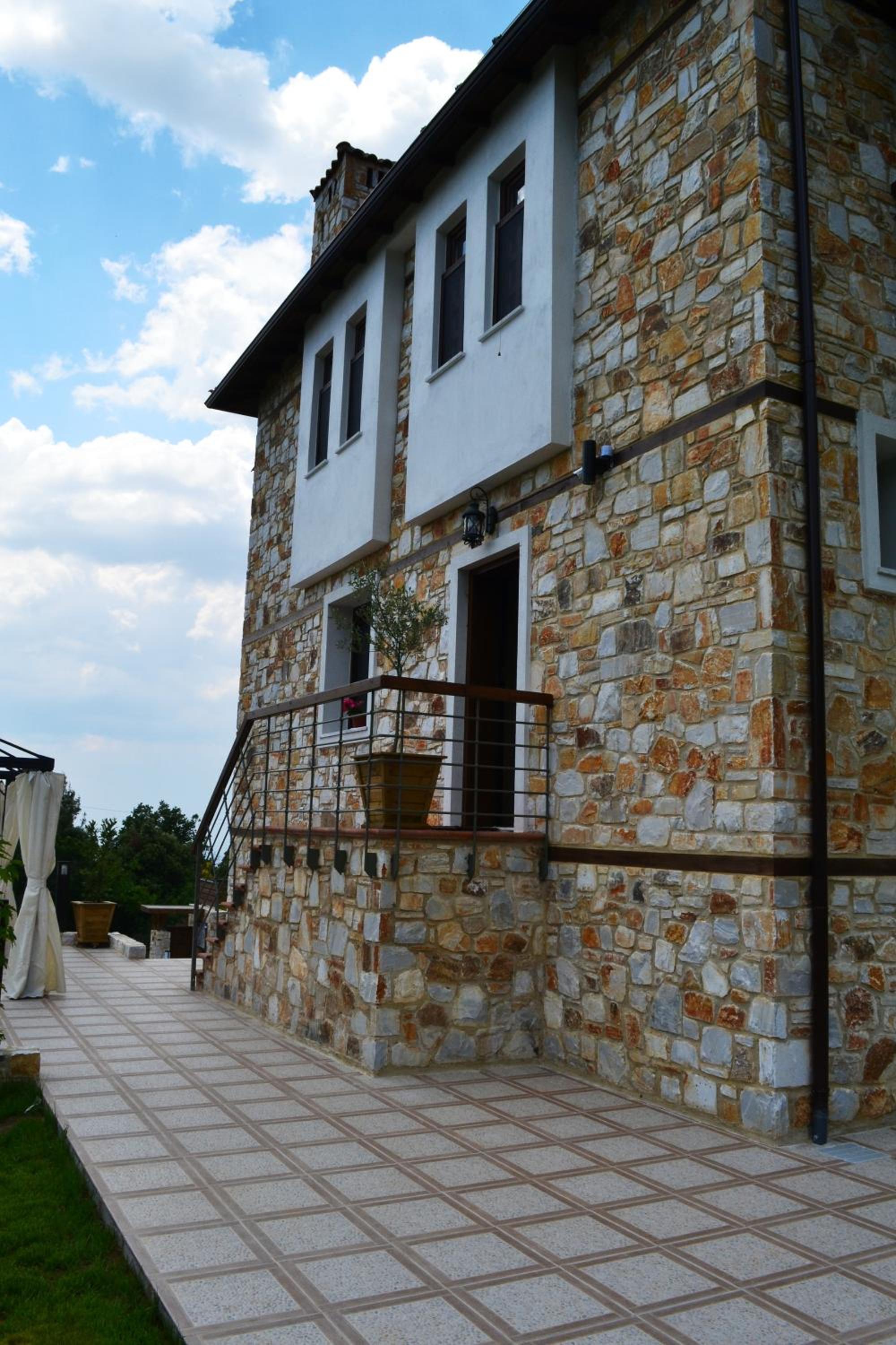 Evmorfes Villas