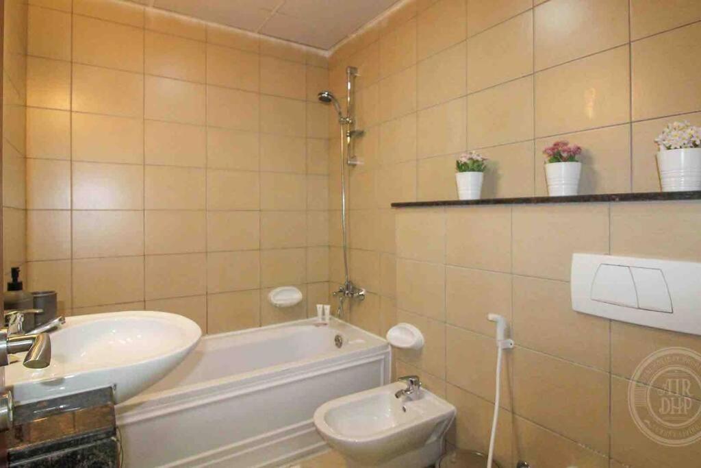 AIRDHP MARINA & SEA VIEW Modern 3 BED