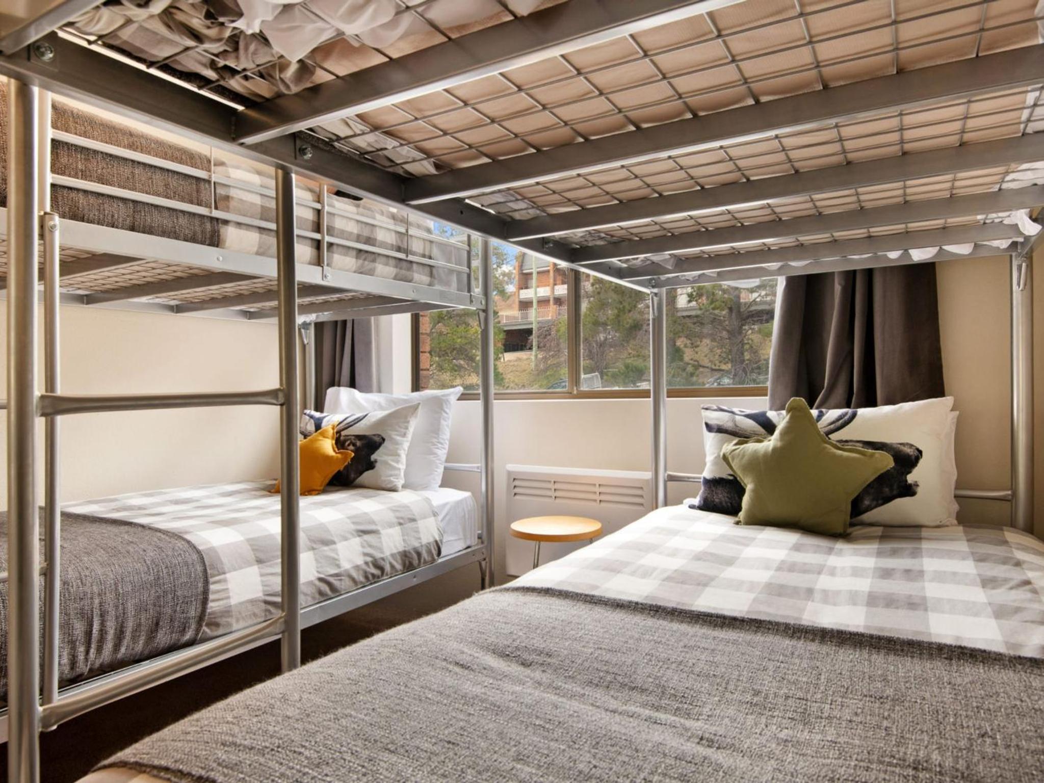Avalanche 6 Stylish Modern Apartment in Central Location