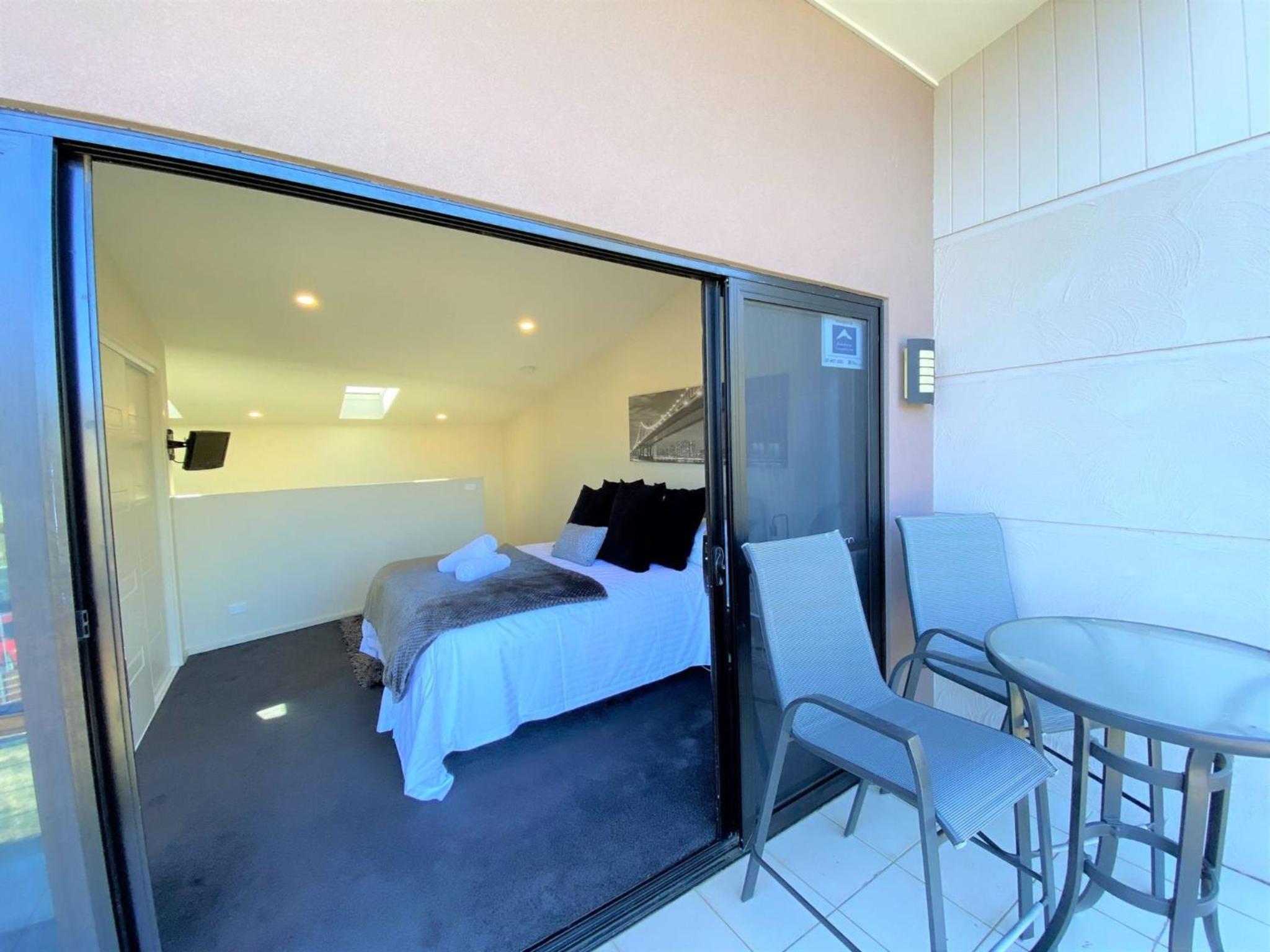Khione 6 Modern 2 bedroom Townhouse