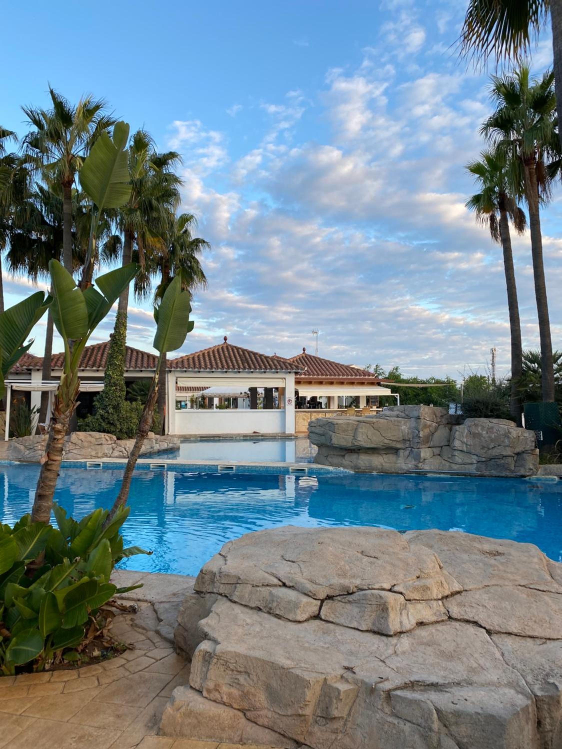 swimming pool