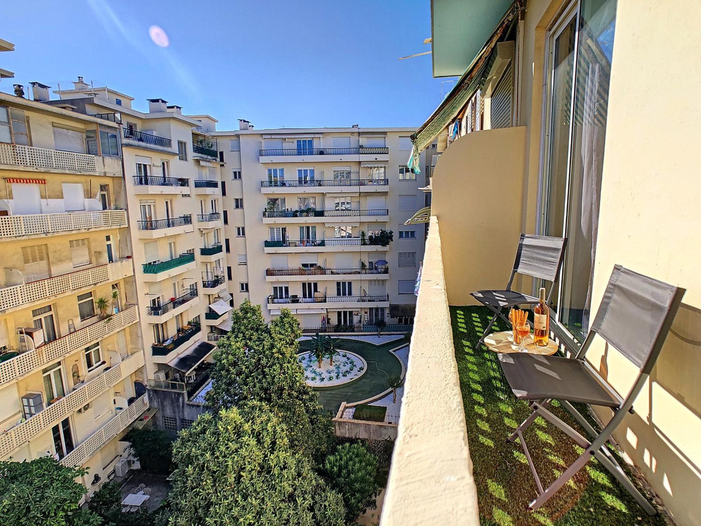 Nestor&Jeeves - CITRONNIER AZUR - Central - Close sea - Balcony photo 2