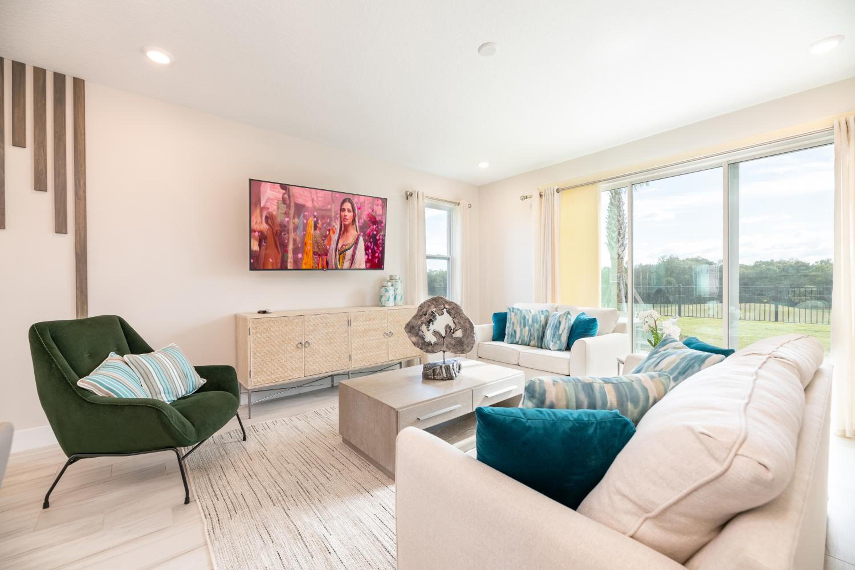 Modern 3 Bedroom Townhouse with Patio - 820DR