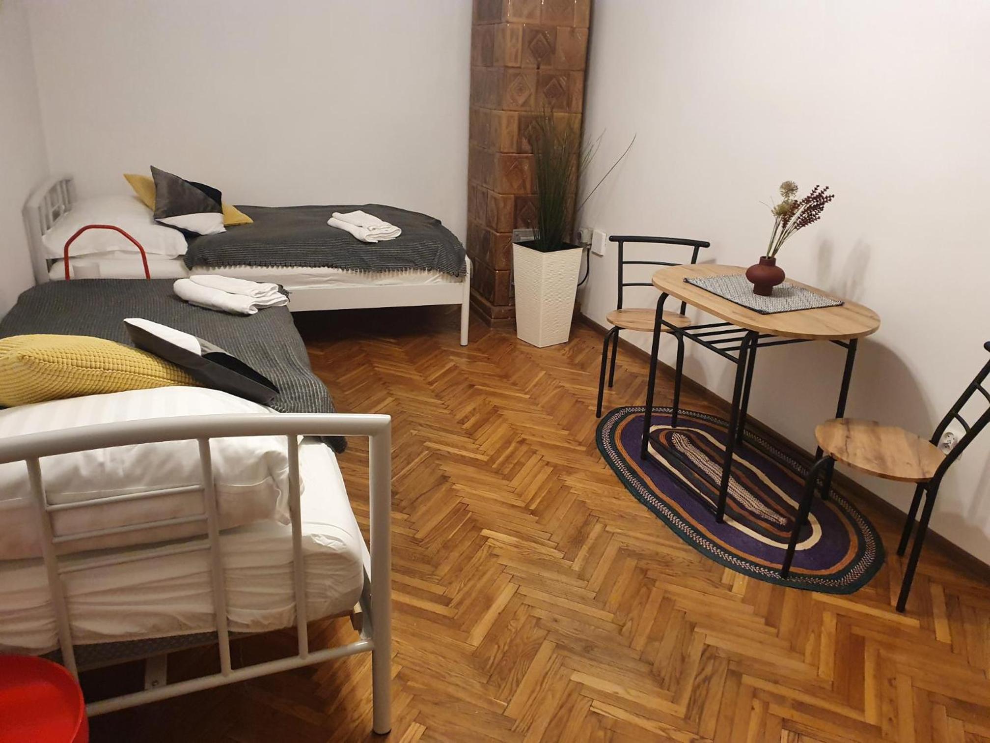 Moti Apartments