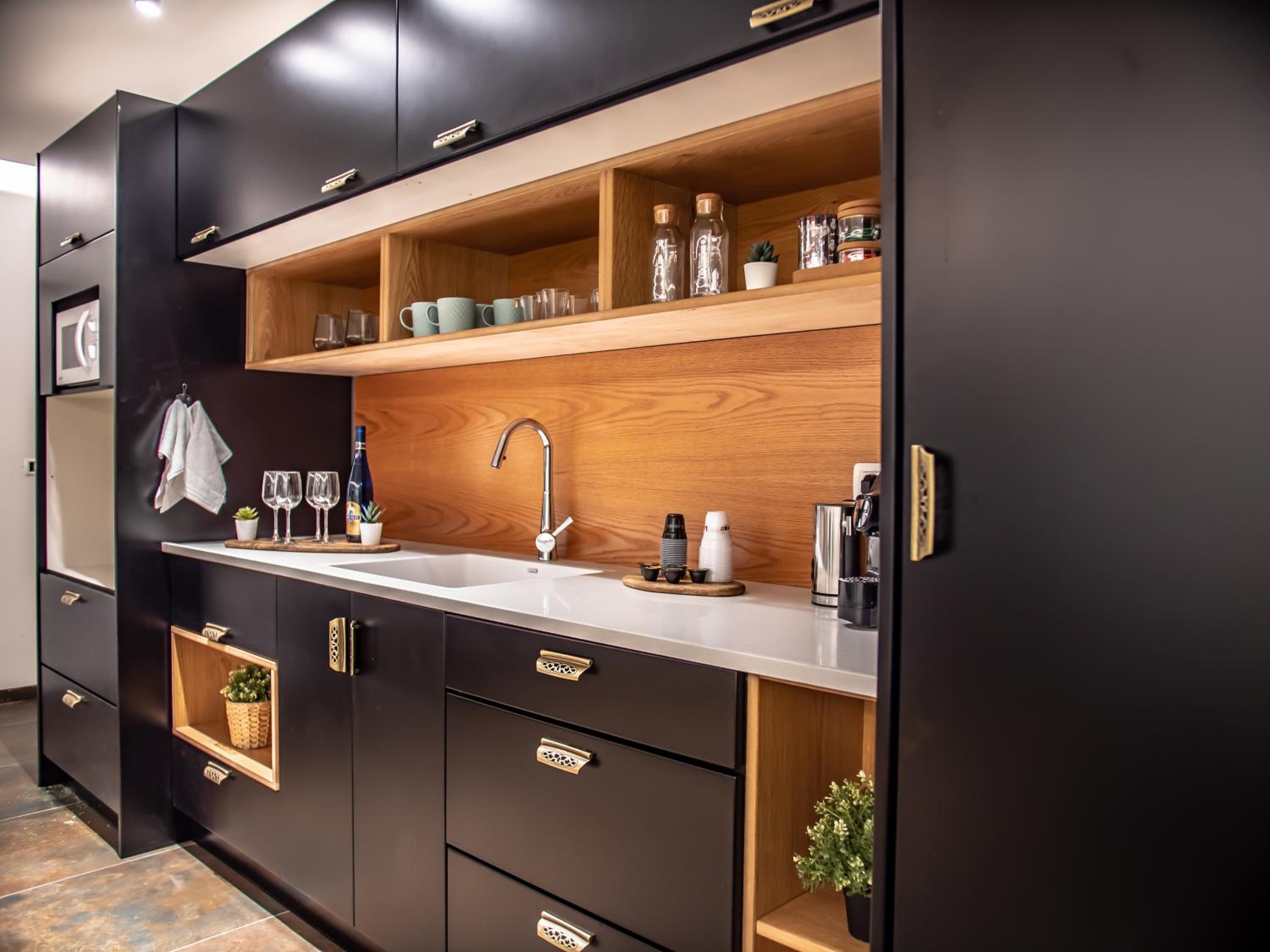 Suites of Happiness in the Golan