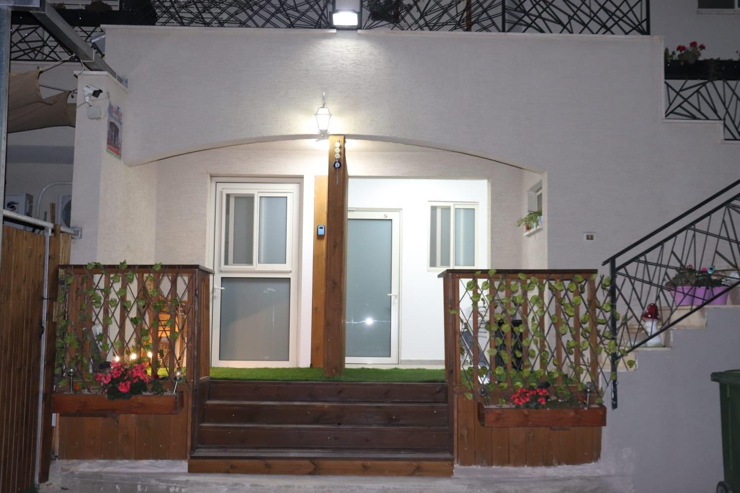 Hermon Border Cabin with Jacuzzi view 2