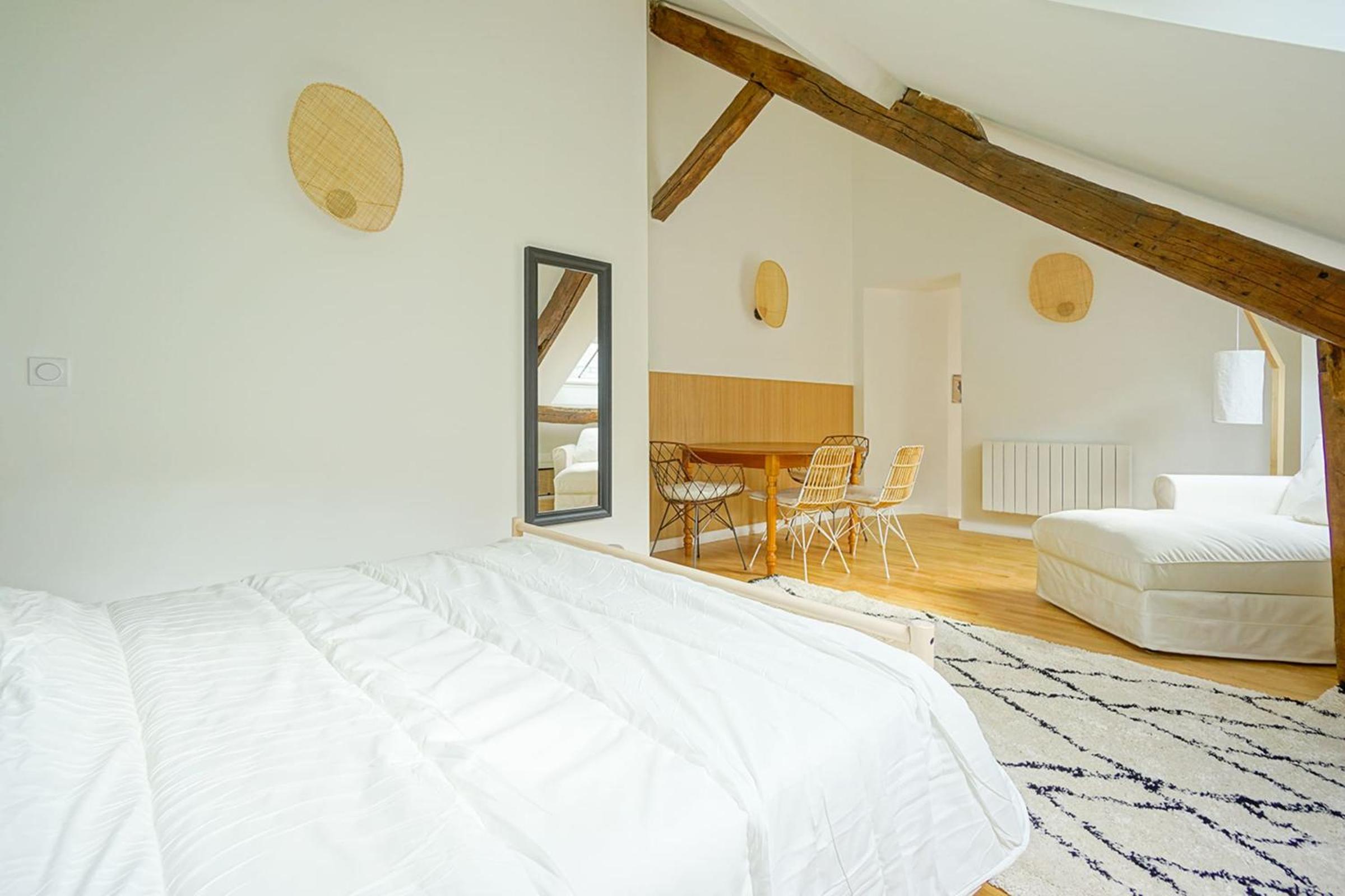 Beautiful Bright Apartment Near The Marais