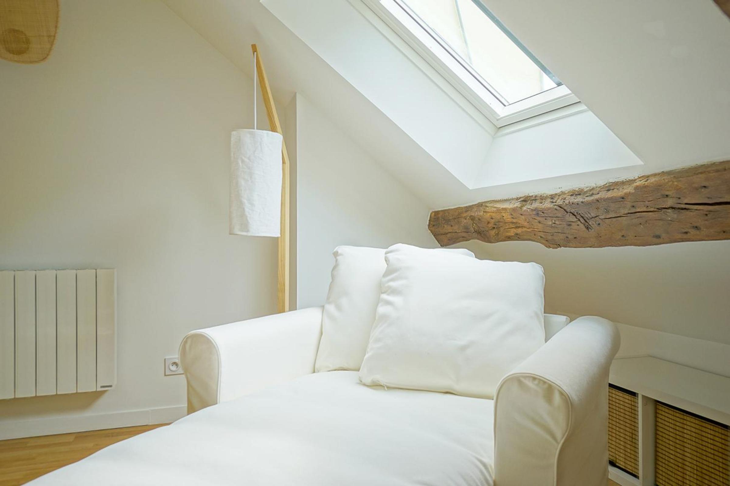 Beautiful Bright Apartment Near The Marais