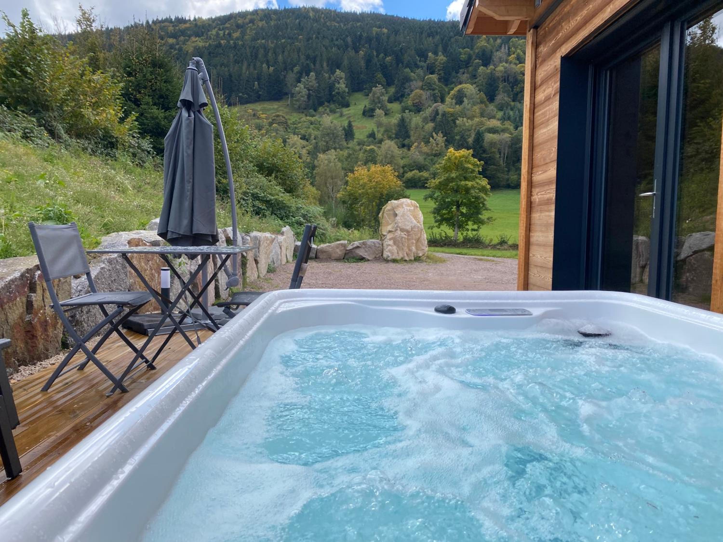 Les Chalets Perce Neige & Jacuzzi privatif, proximité Gerardmer & La Bresse view 5