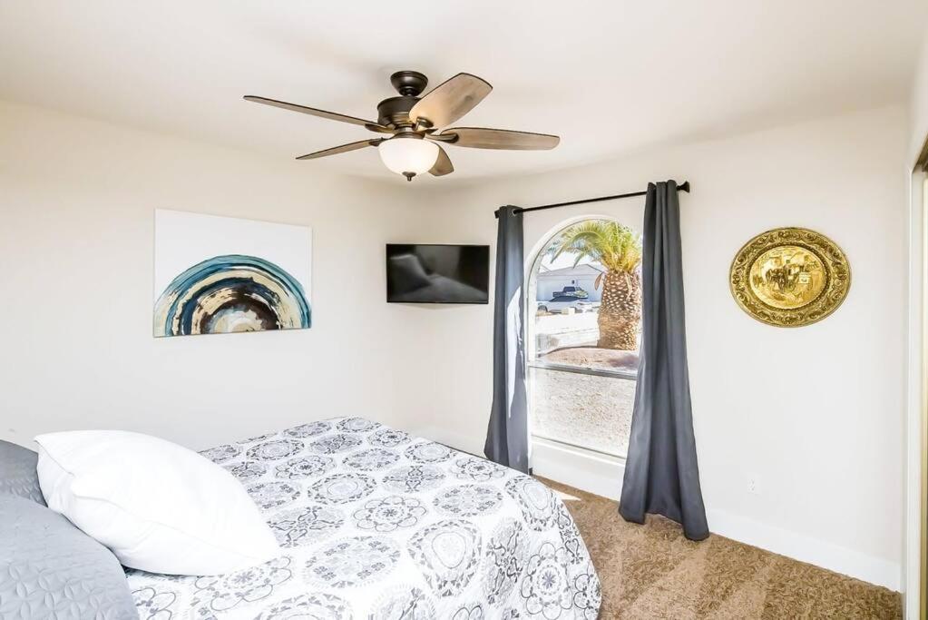 Palm Paradise Water Views Heated Pool & Spa! view 5