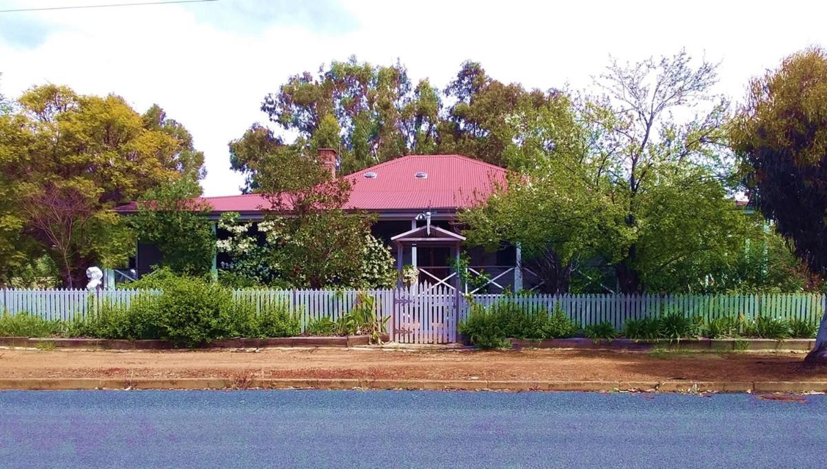 Wagin Cottage Garden Bed and Breakfast
