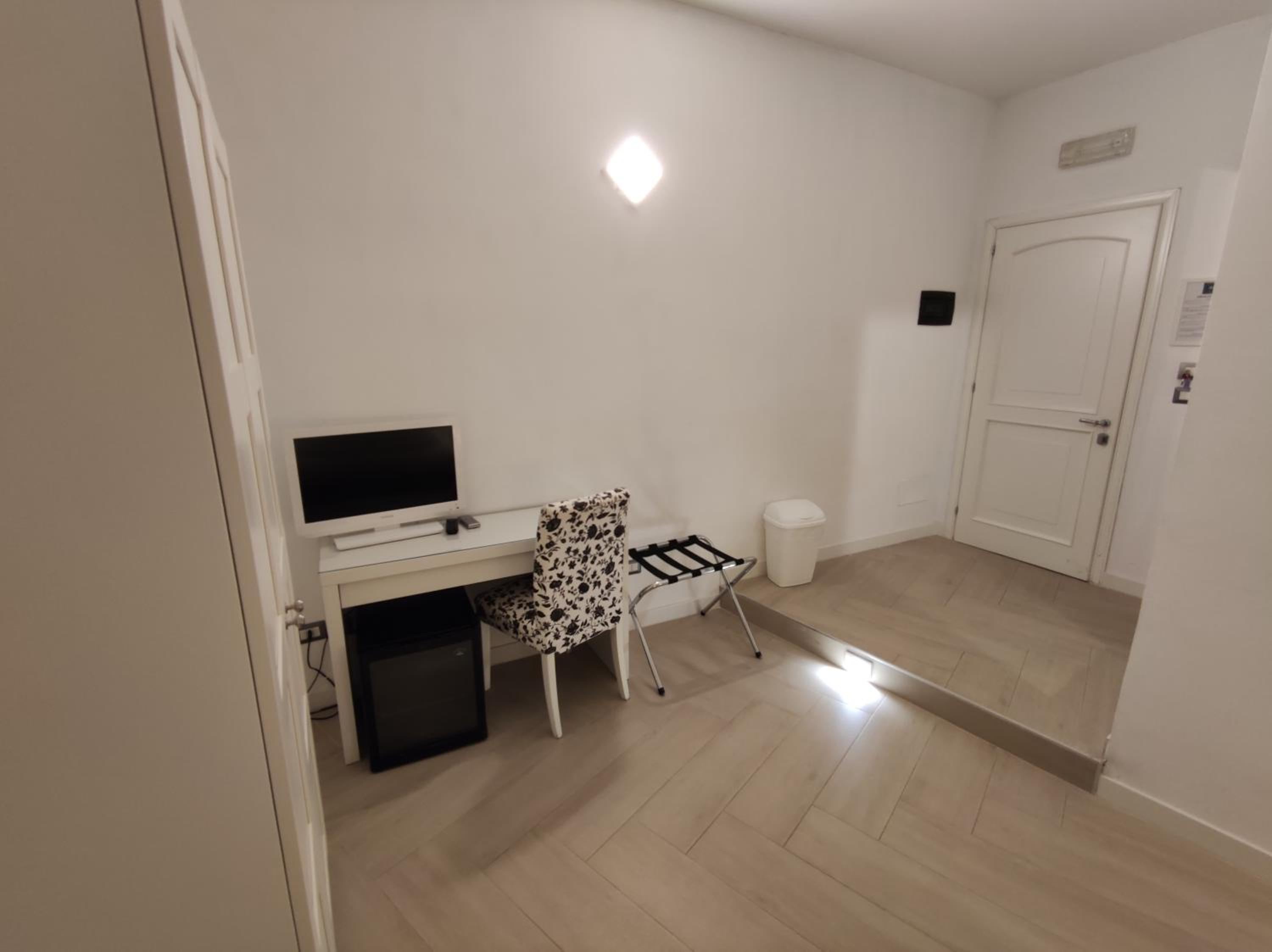 SAMI Rooms - Teatro a 400 mt - Ortigia a 1500 mt - Prenotazioni solo con B00KING - Reservation only with B00KING -