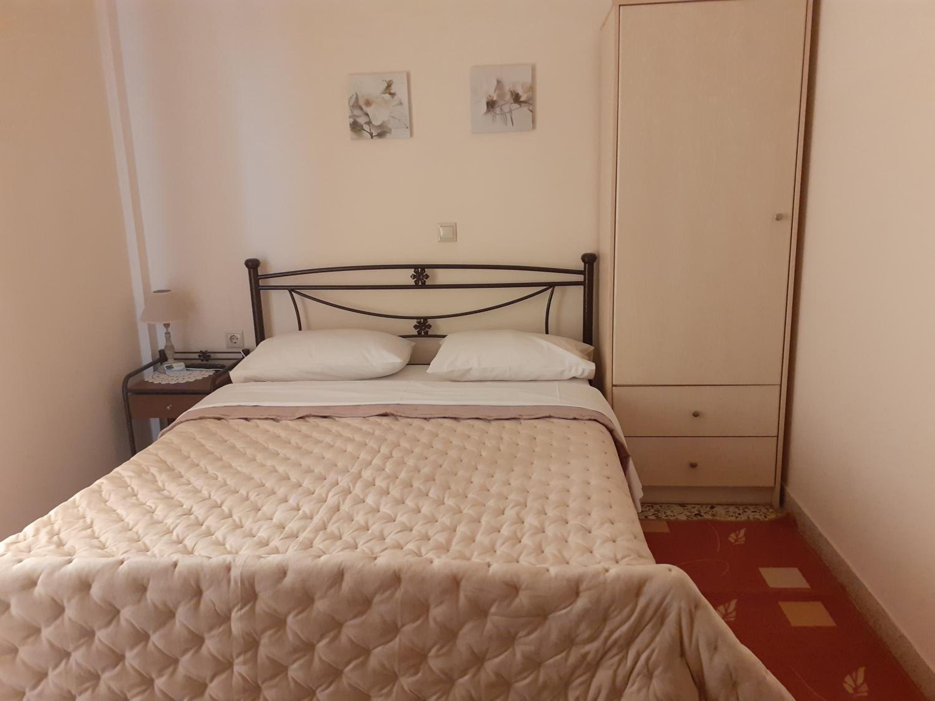 Kritikos Rooms