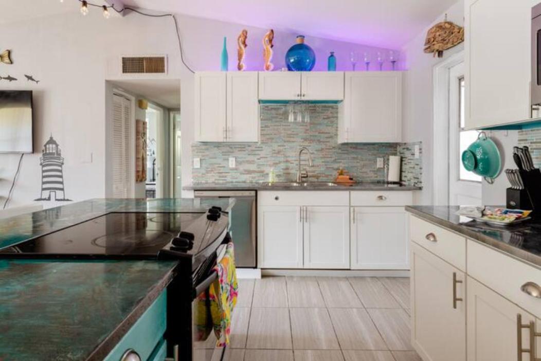 Near the Beach 3 bed 2bath sleeps 6 — photo 5