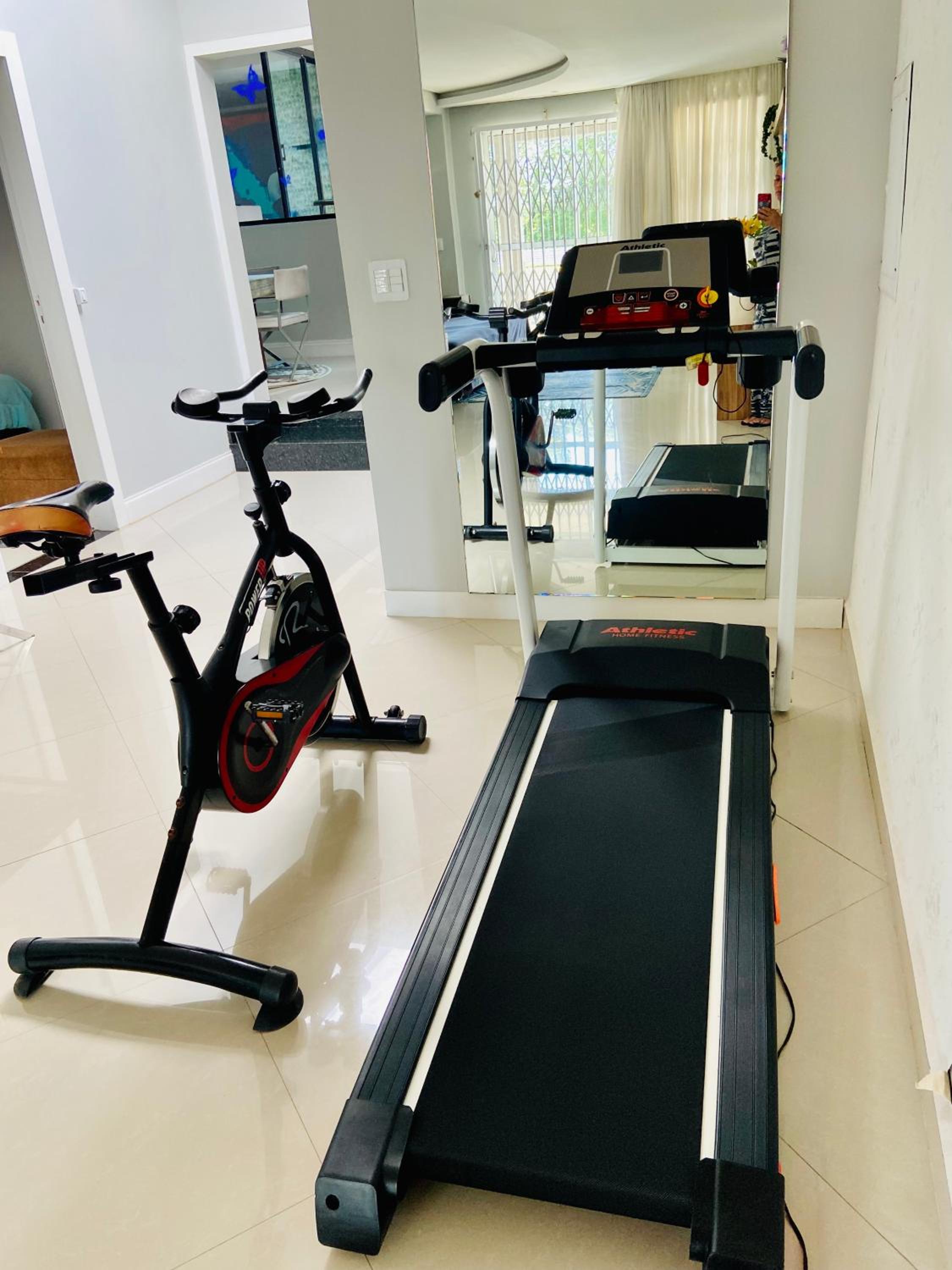 Hotel CWB 997 com piscina aquecida jacuzzi e Playground - Image 1