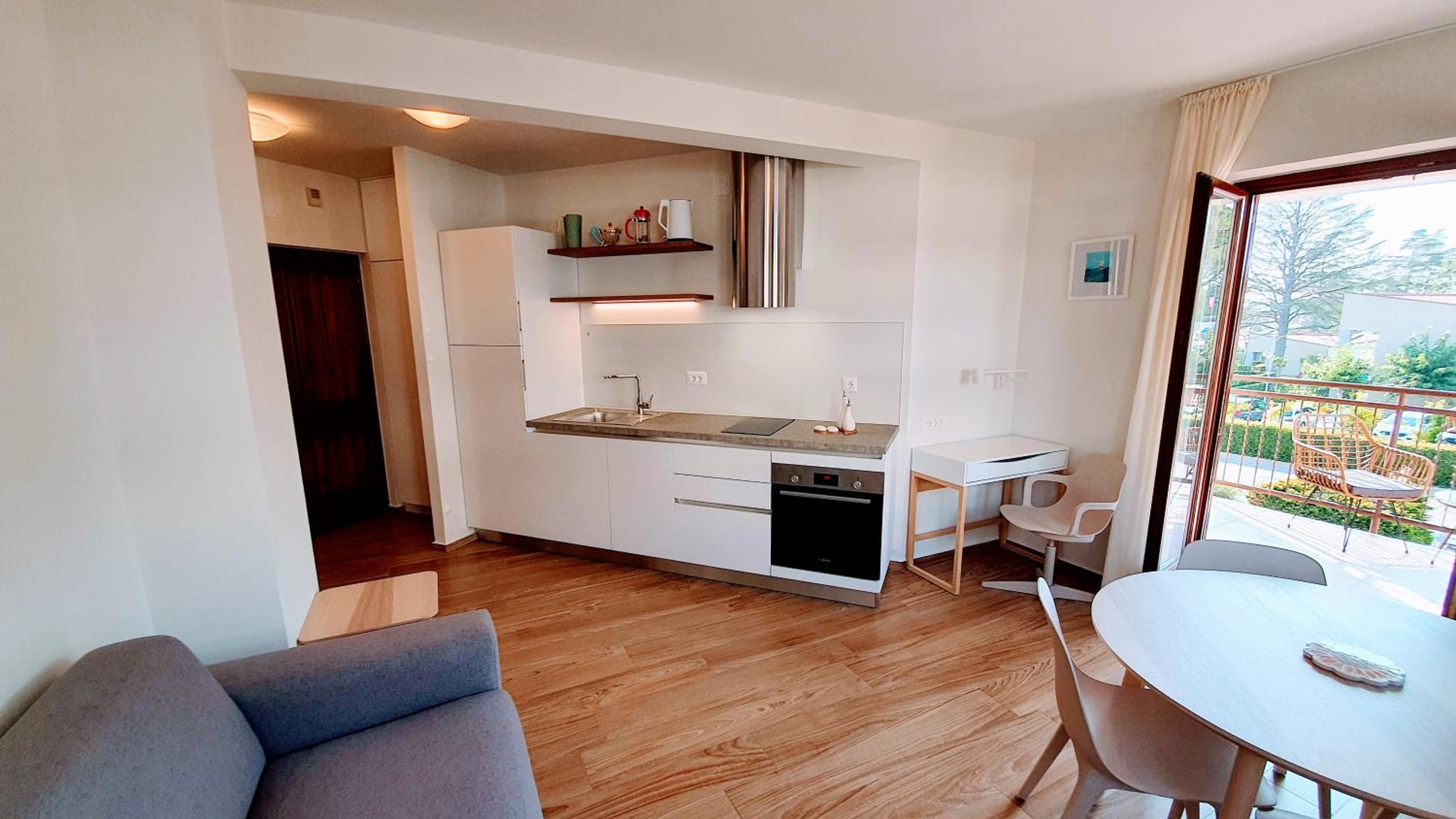 Luxurious new apartment a few minutes from the sea view 4
