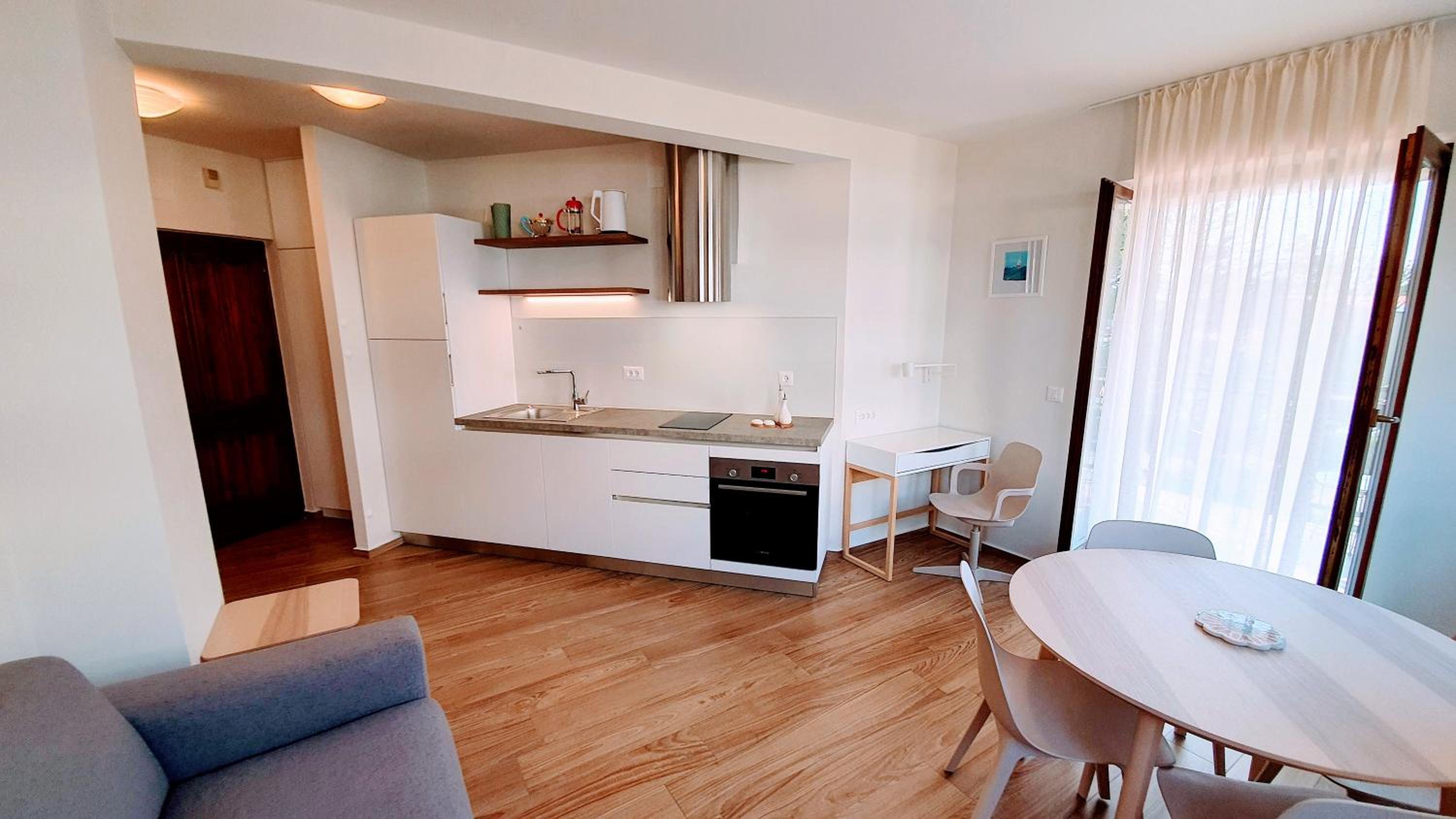 Luxurious new apartment a few minutes from the sea view 5