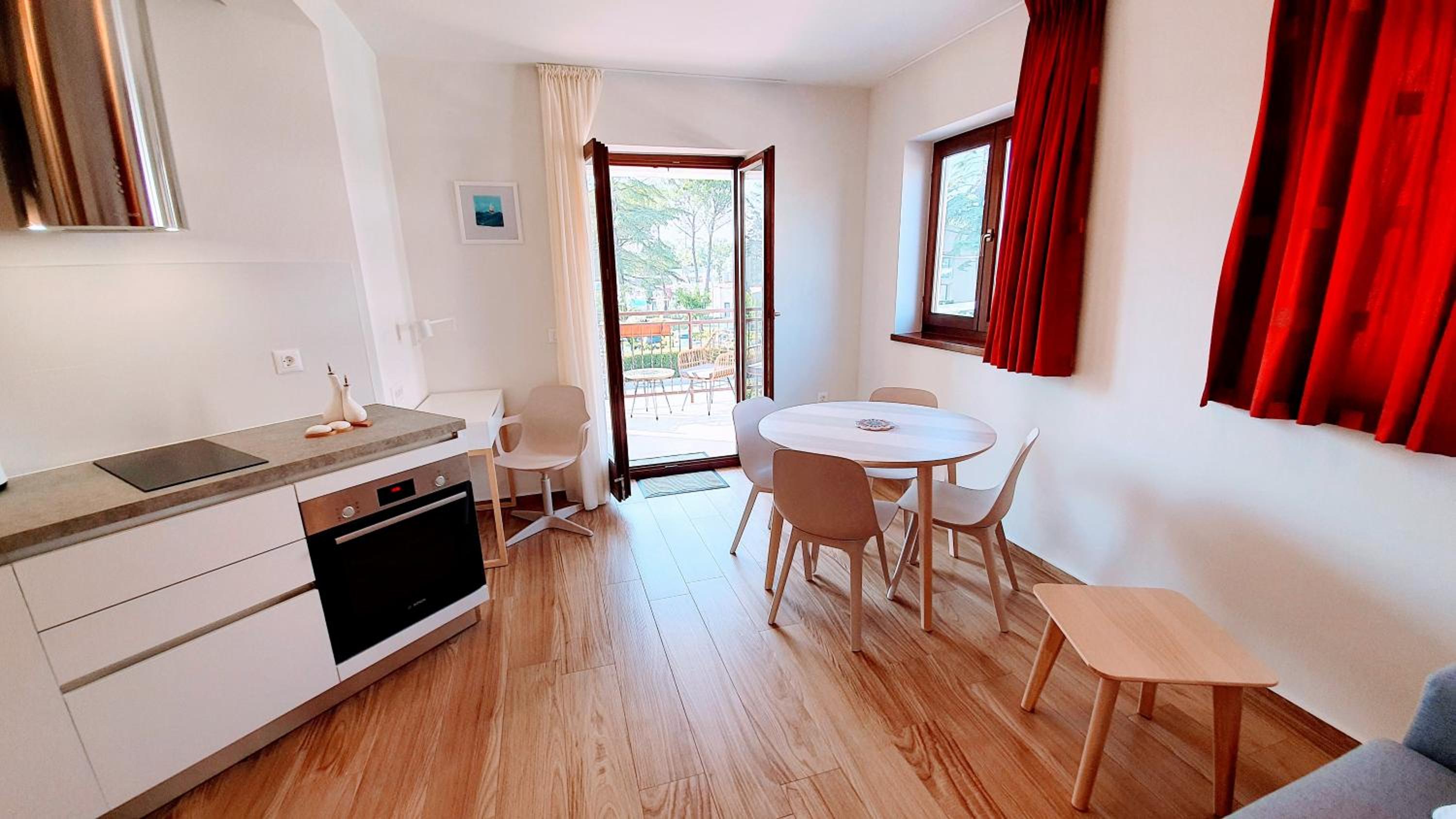 Luxurious new apartment a few minutes from the sea view 3