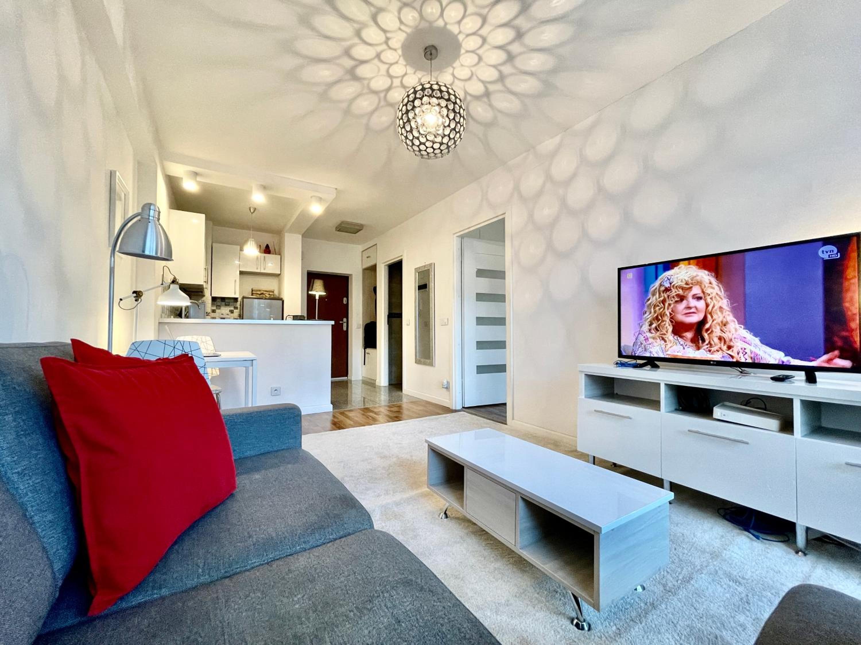 DECOR 2 Metro Fast WiFi 55’TV Netflix HBO Cozy