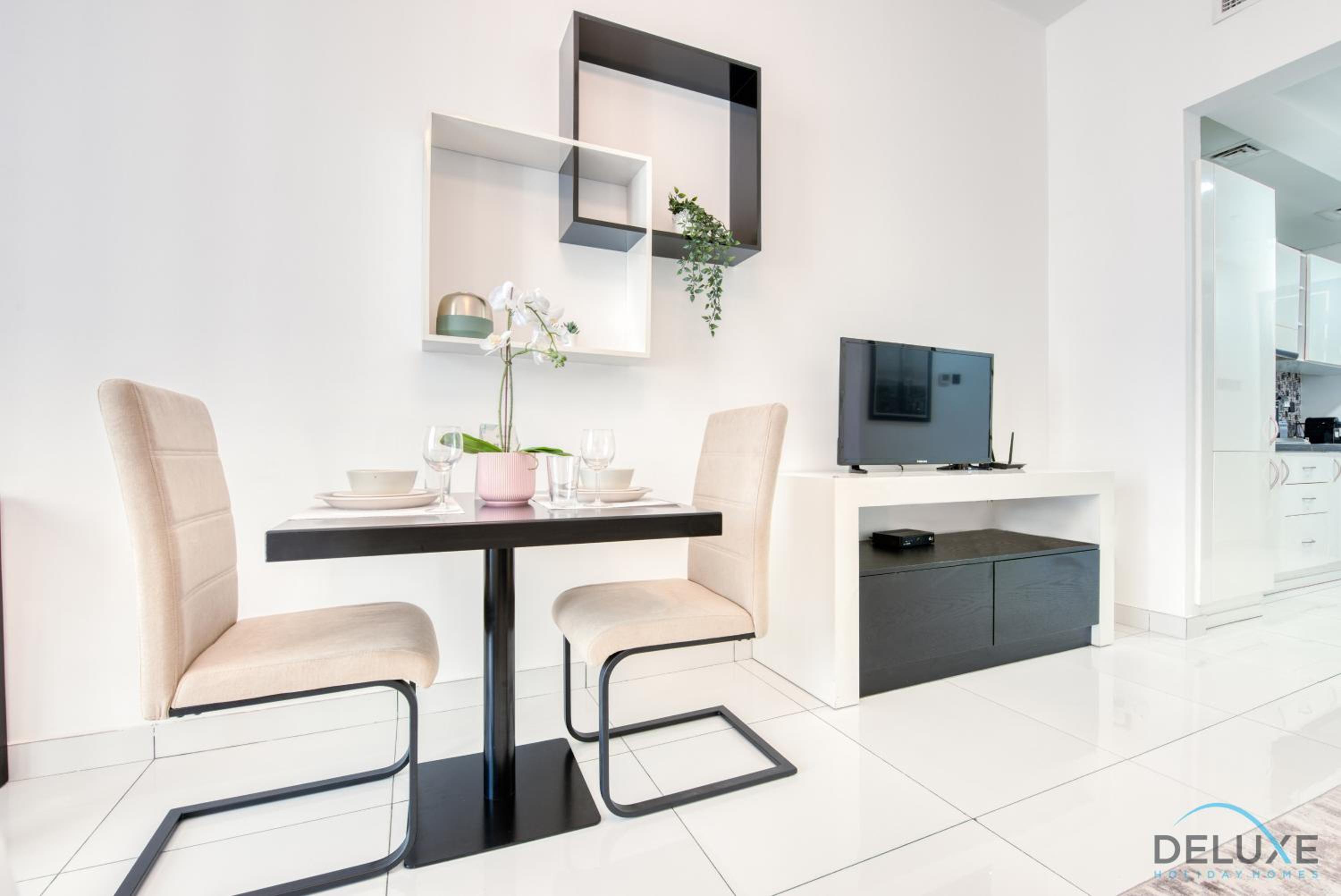 Radiant Studio at Giovanni Boutique Suites DSC by Deluxe Holiday Homes