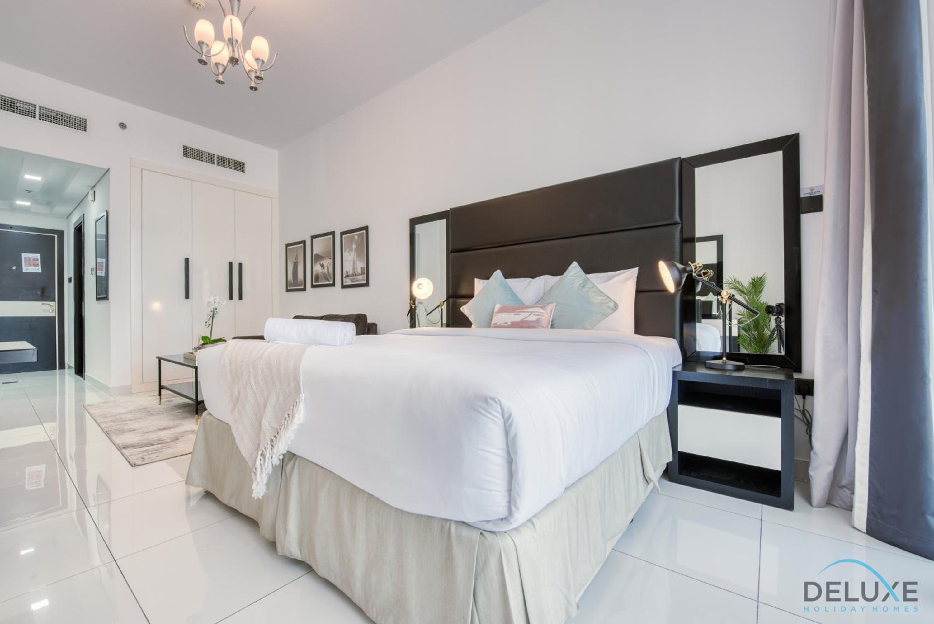 Radiant Studio at Giovanni Boutique Suites DSC by Deluxe Holiday Homes