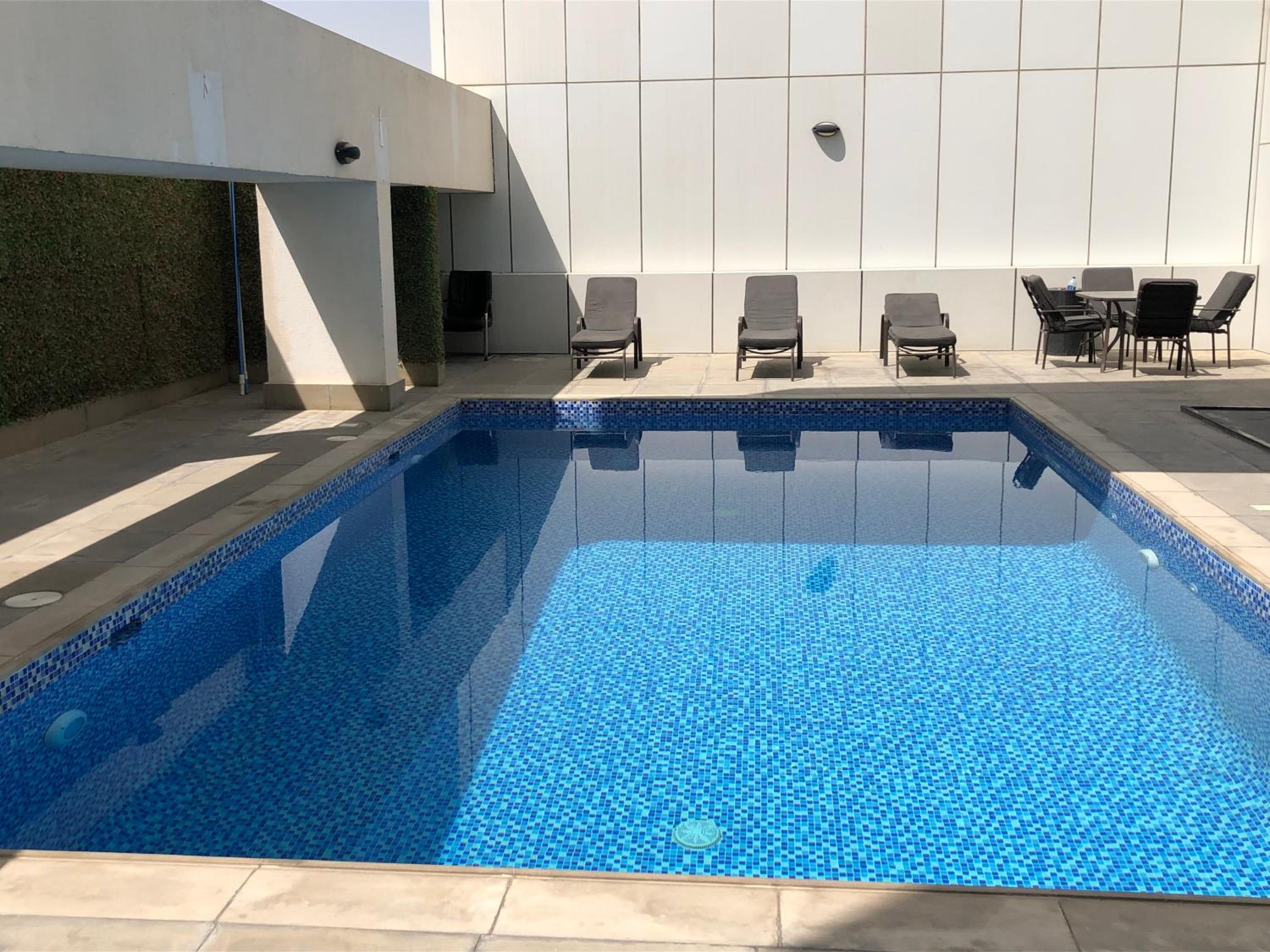 Radiant Studio at Giovanni Boutique Suites DSC by Deluxe Holiday Homes