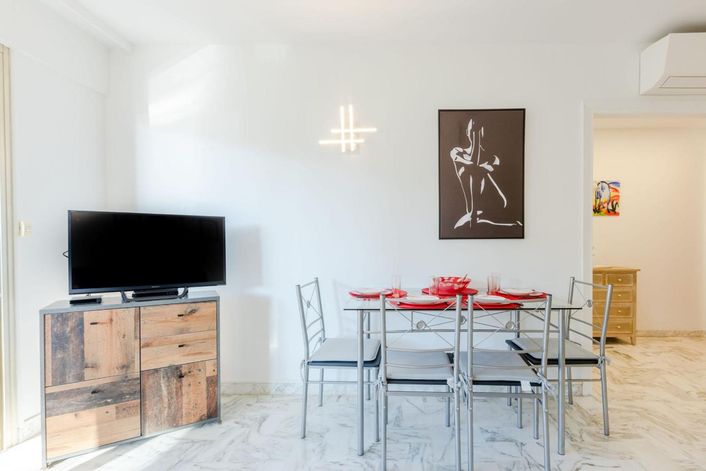 SERRENDY Renovated 2-bedroom apartment photo 5