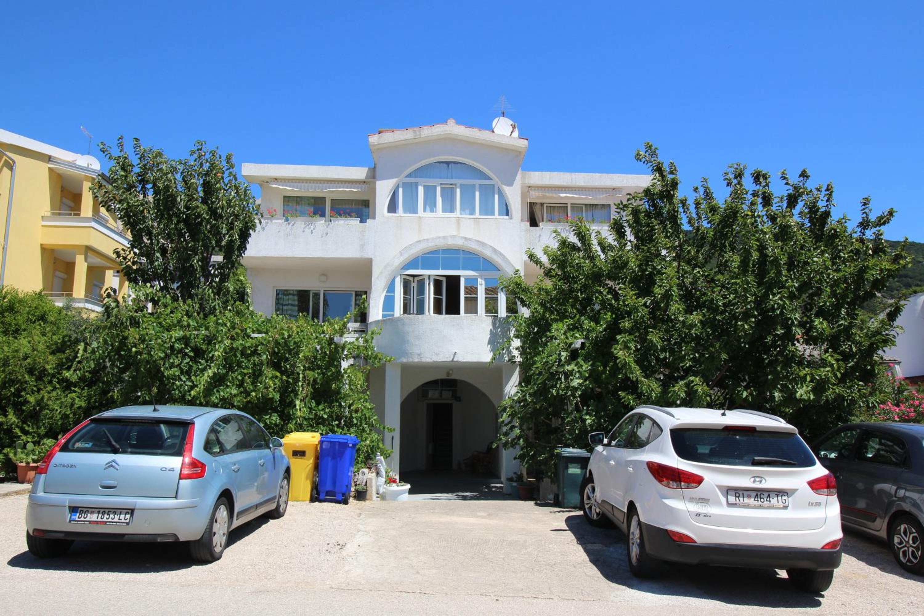 Apartments Mul view 2