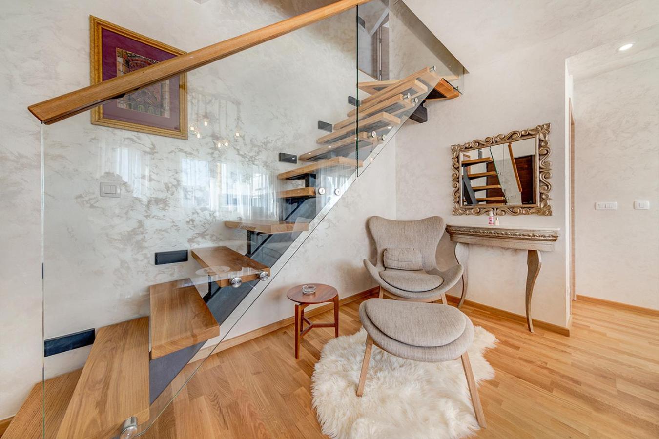 Kings Apartments photo 2