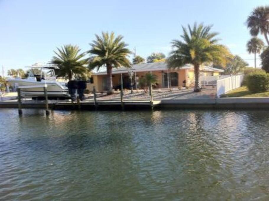 Paradisaical Enclave 5 Star Private Canal Dock Pool Family Fun