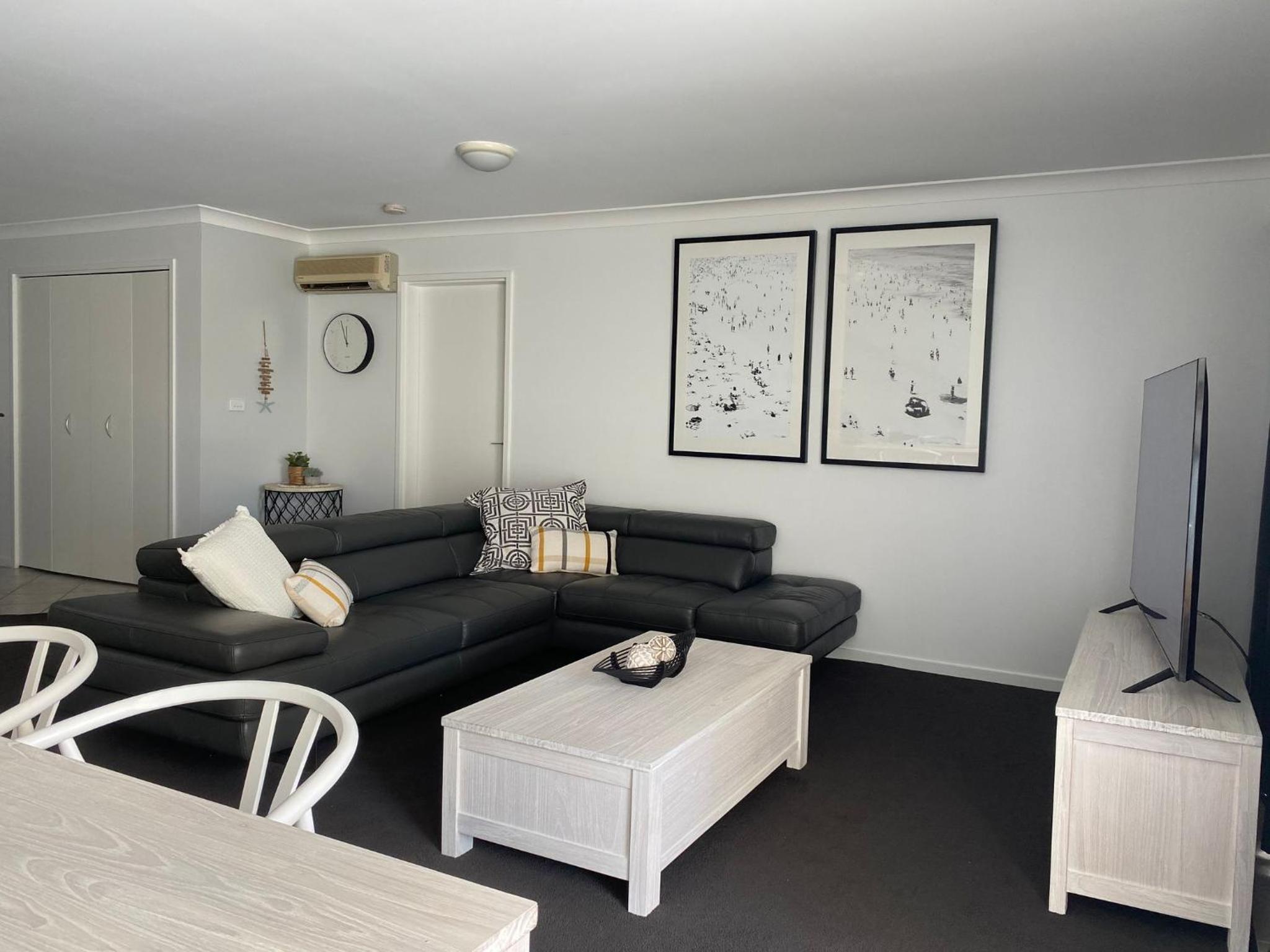 Nelson Bay Vacations - Seashells Apartment 9, 21-23 Magnus Street - Property Image 1