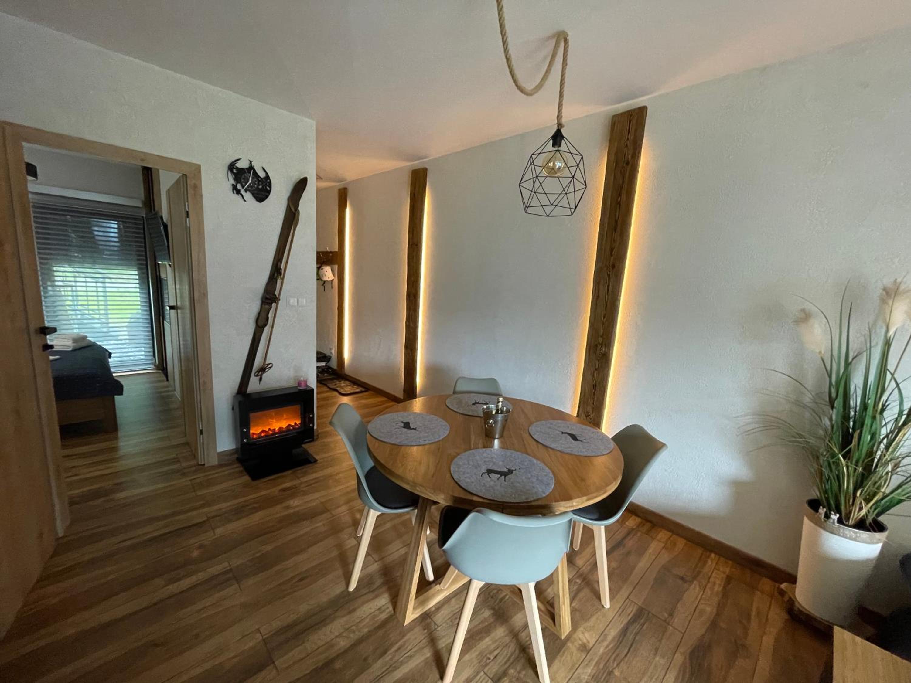 SPA Apartament Jenny Ski&Fun&Bike Szkolna ładowarka E-bike piękny widok na Skrzyczne i skocznię "Skalite"