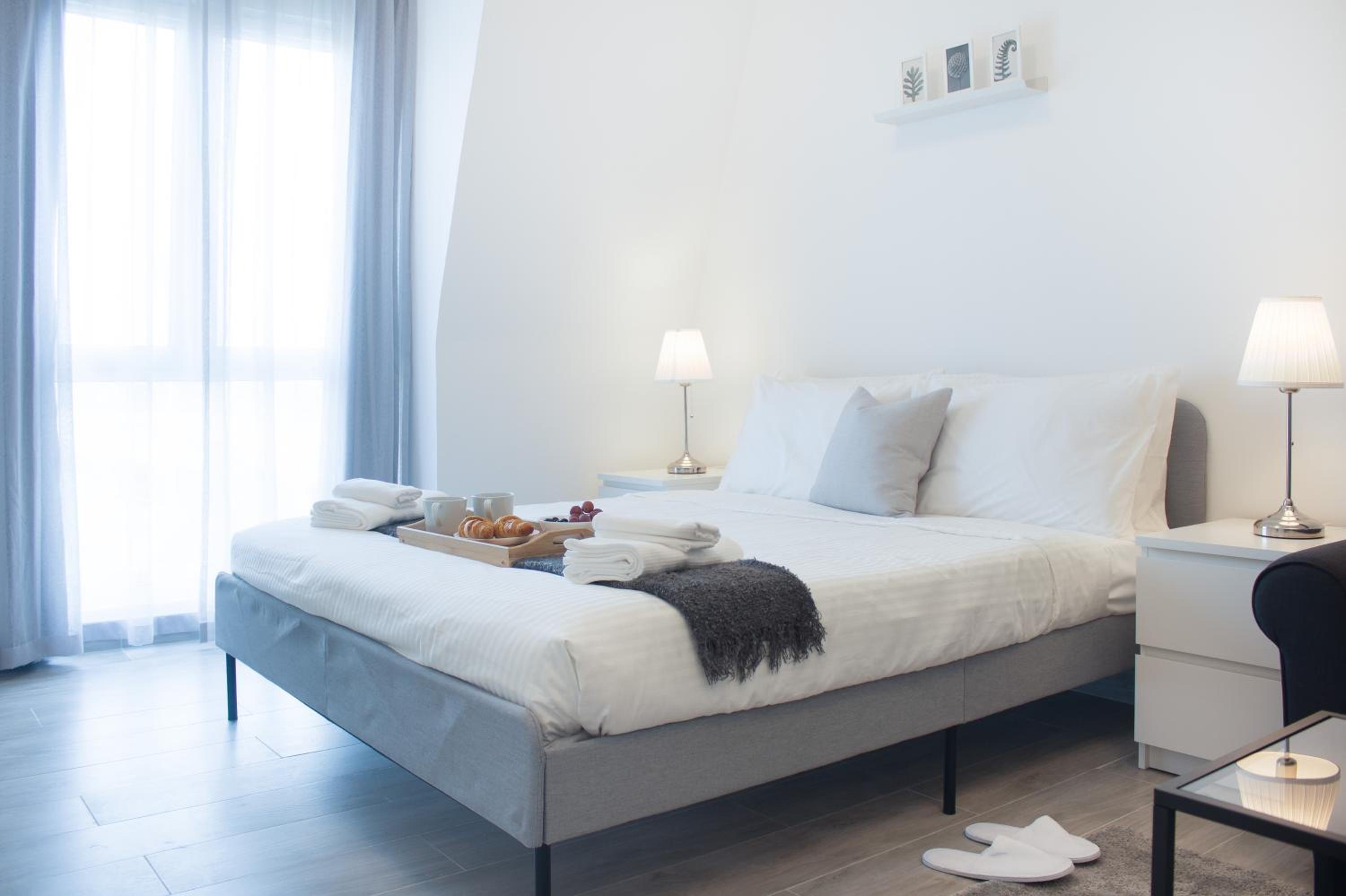LUXE Studio Near Discovery Gardens Metro Station